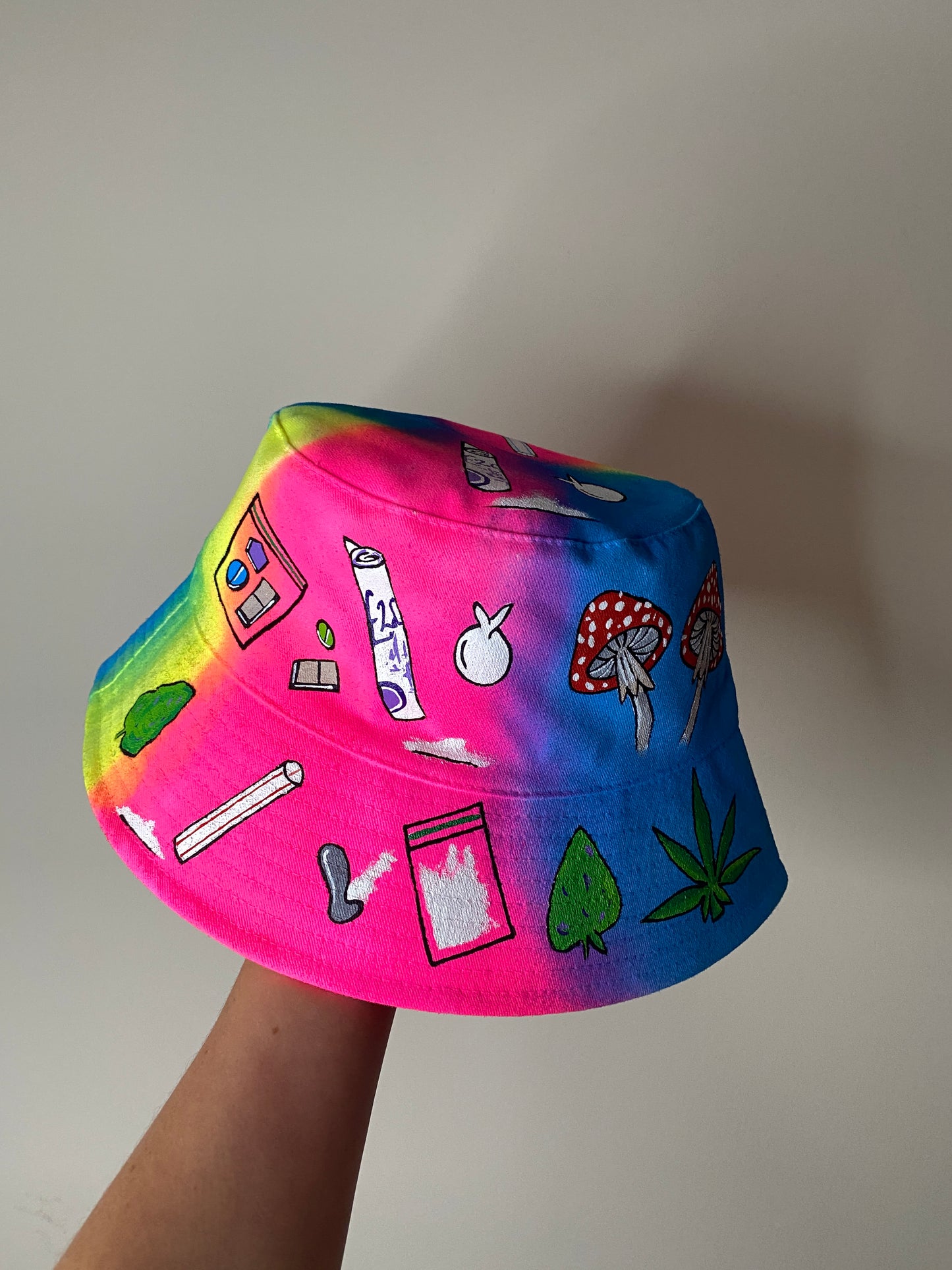 zCWH0RE’ bucket hat