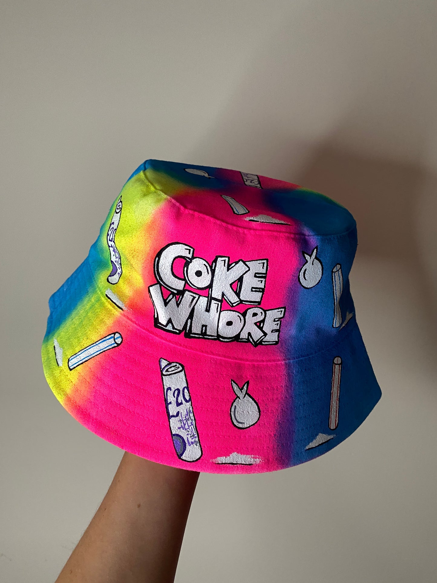 zCWH0RE’ bucket hat