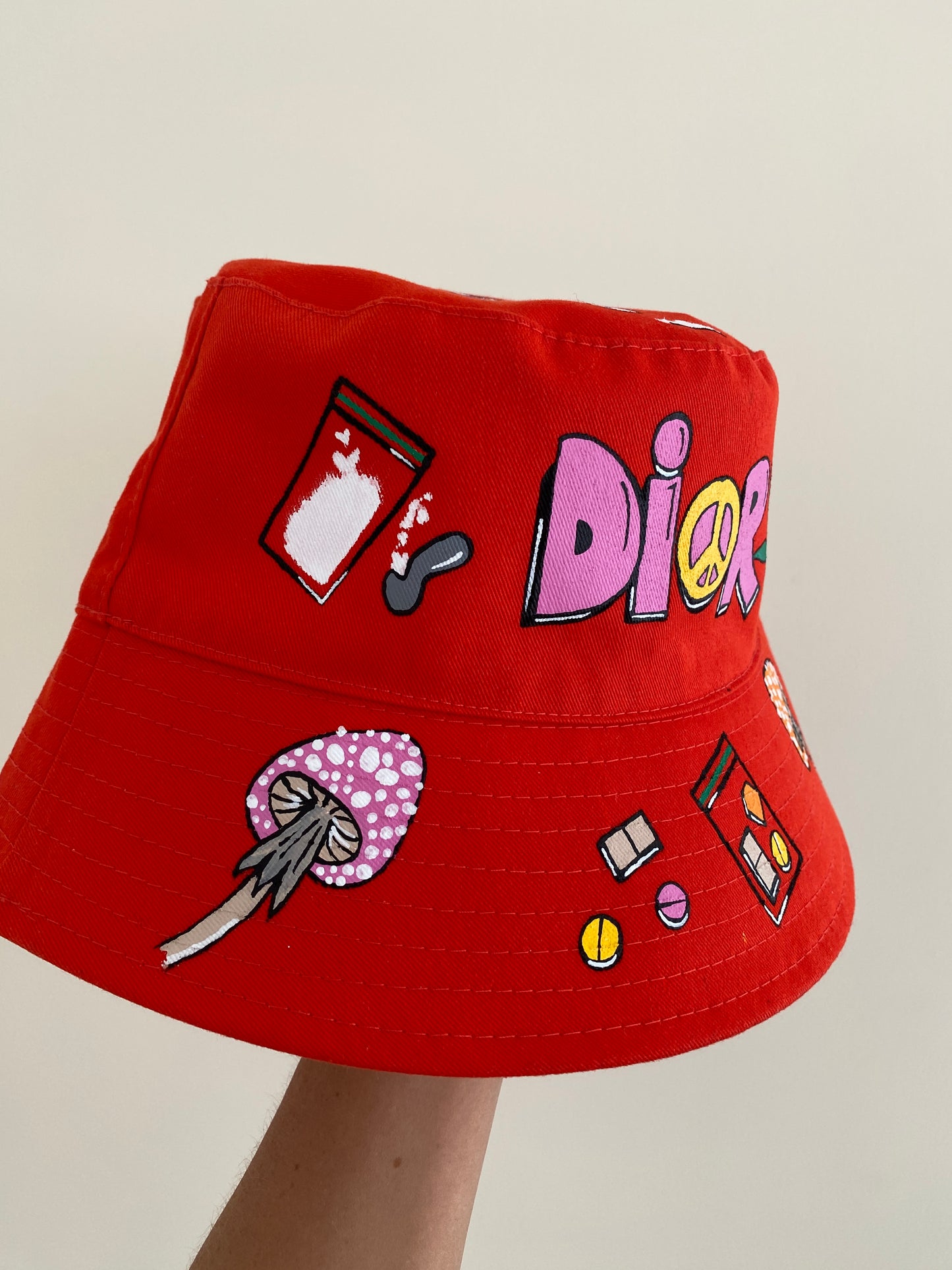 zCWH0RE’ bucket hat