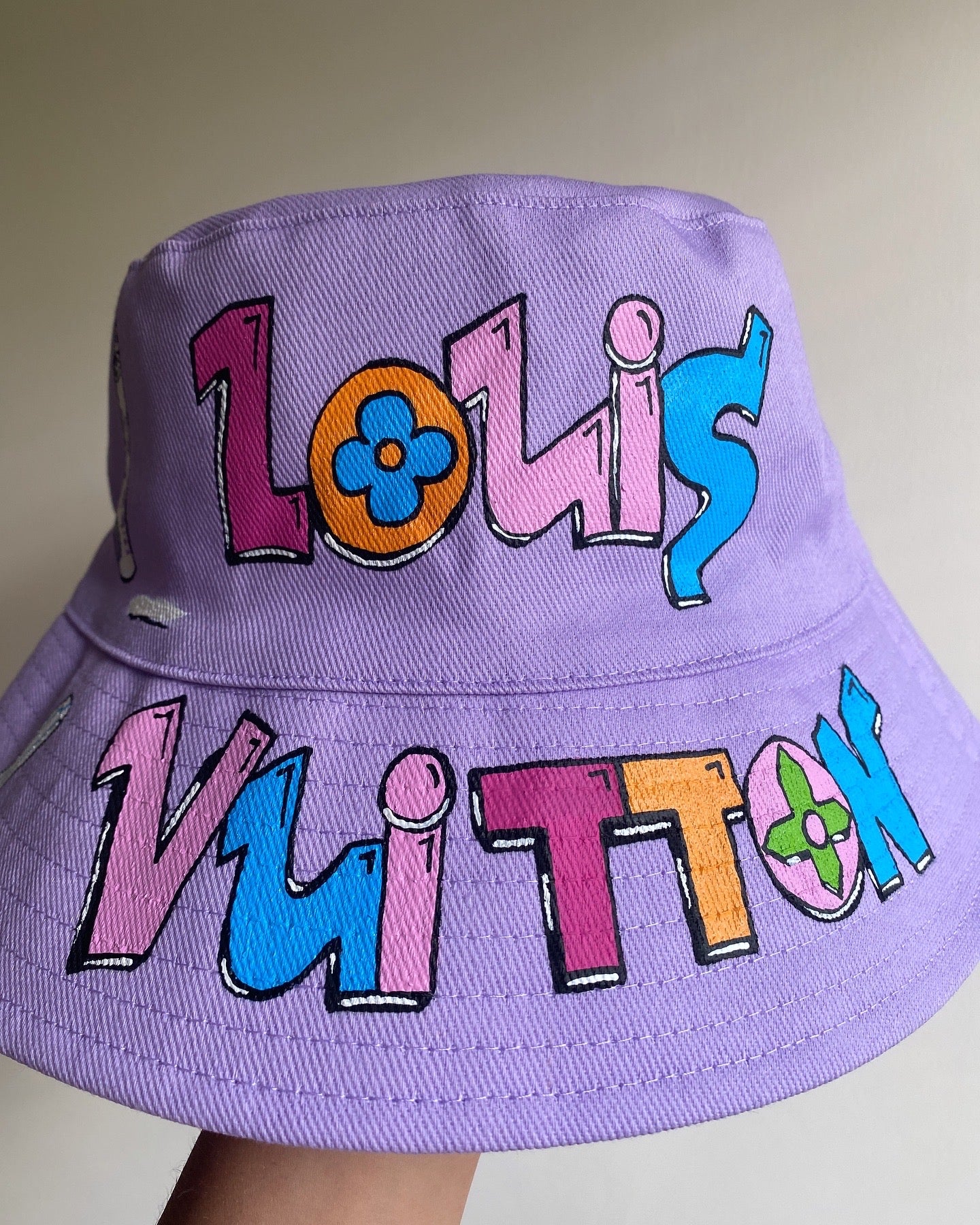 ‘zCWH0RE’ bucket hat