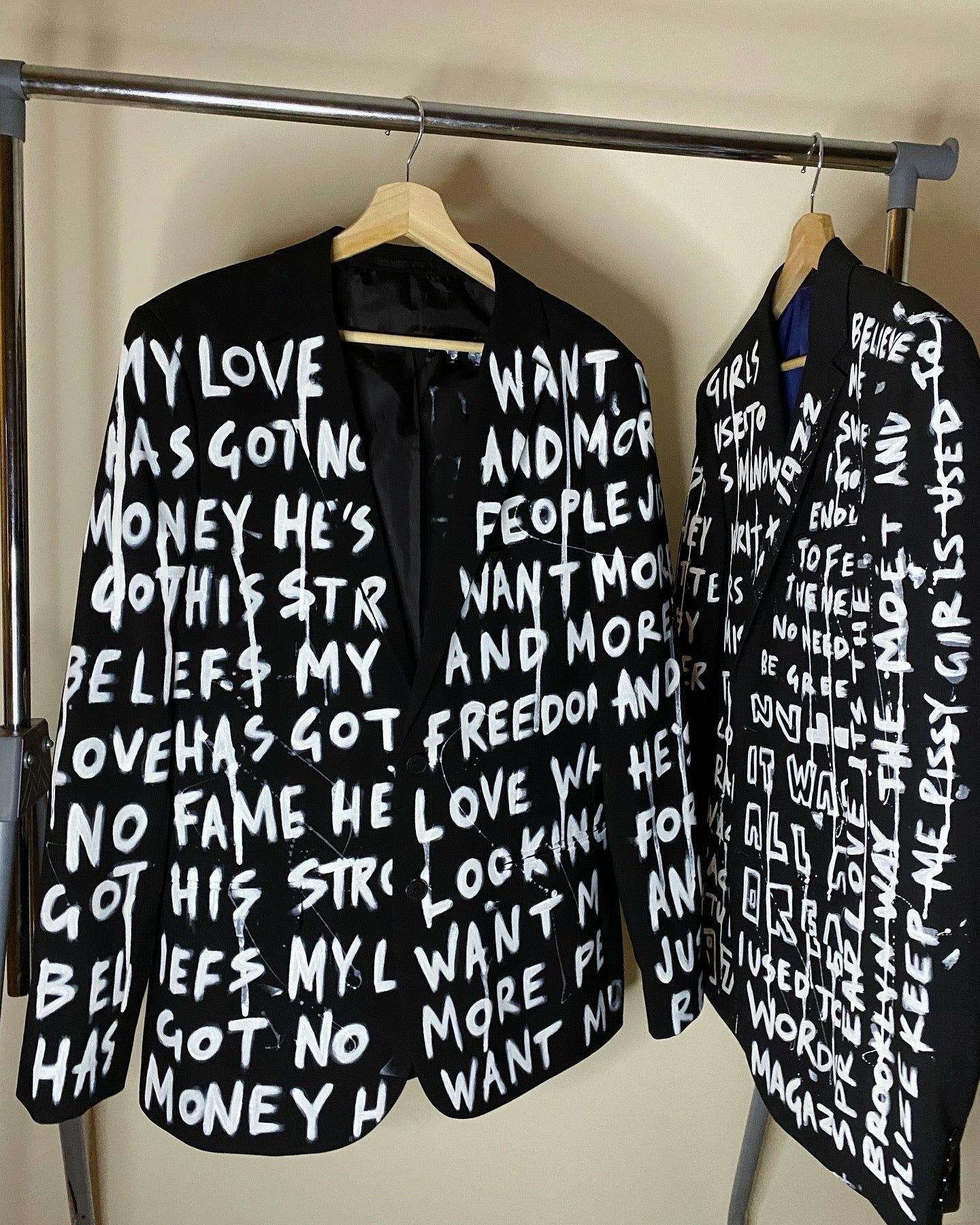 zFREEDFROMDESIRE’ blazer