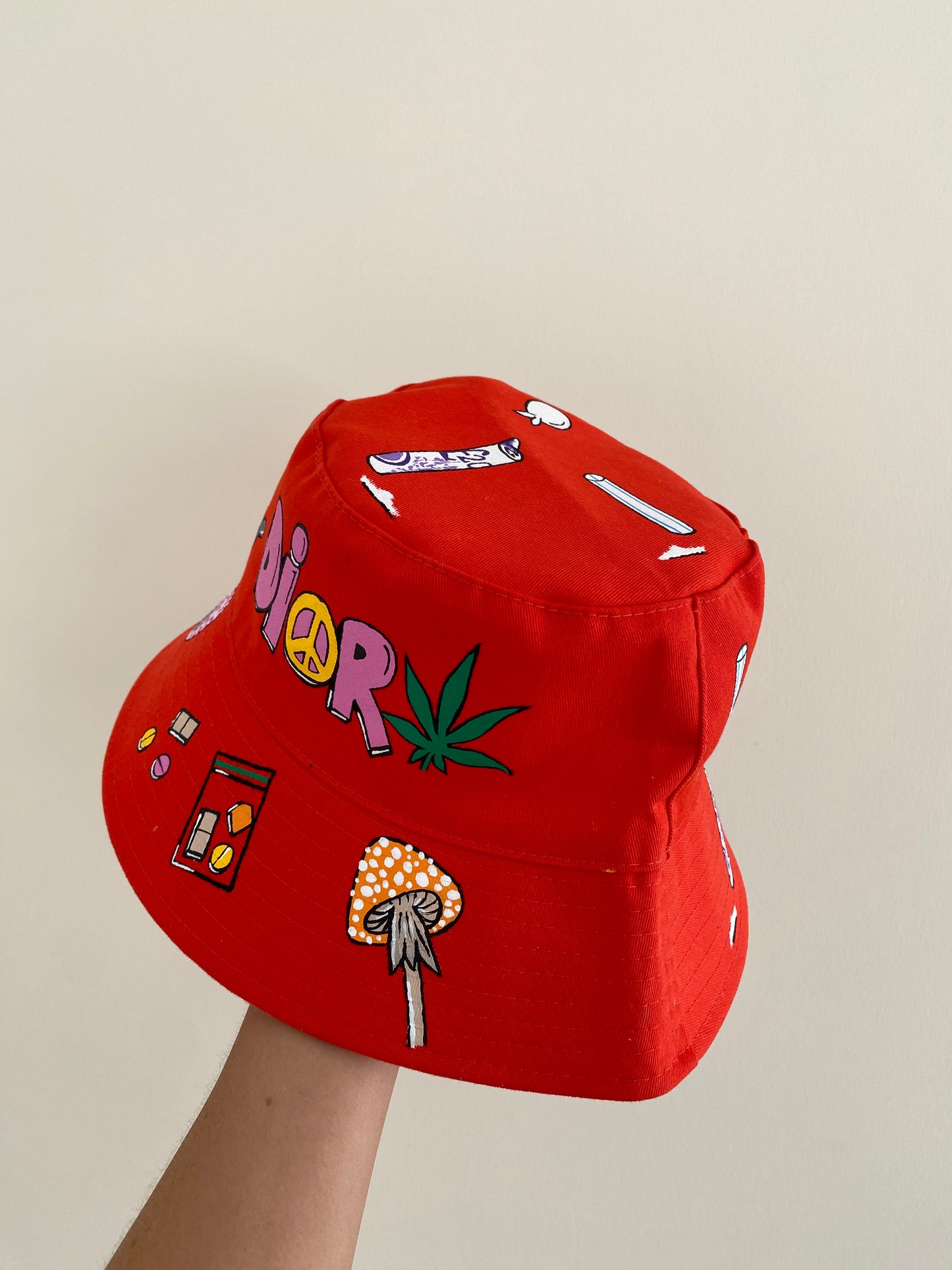 zCWH0RE’ bucket hat