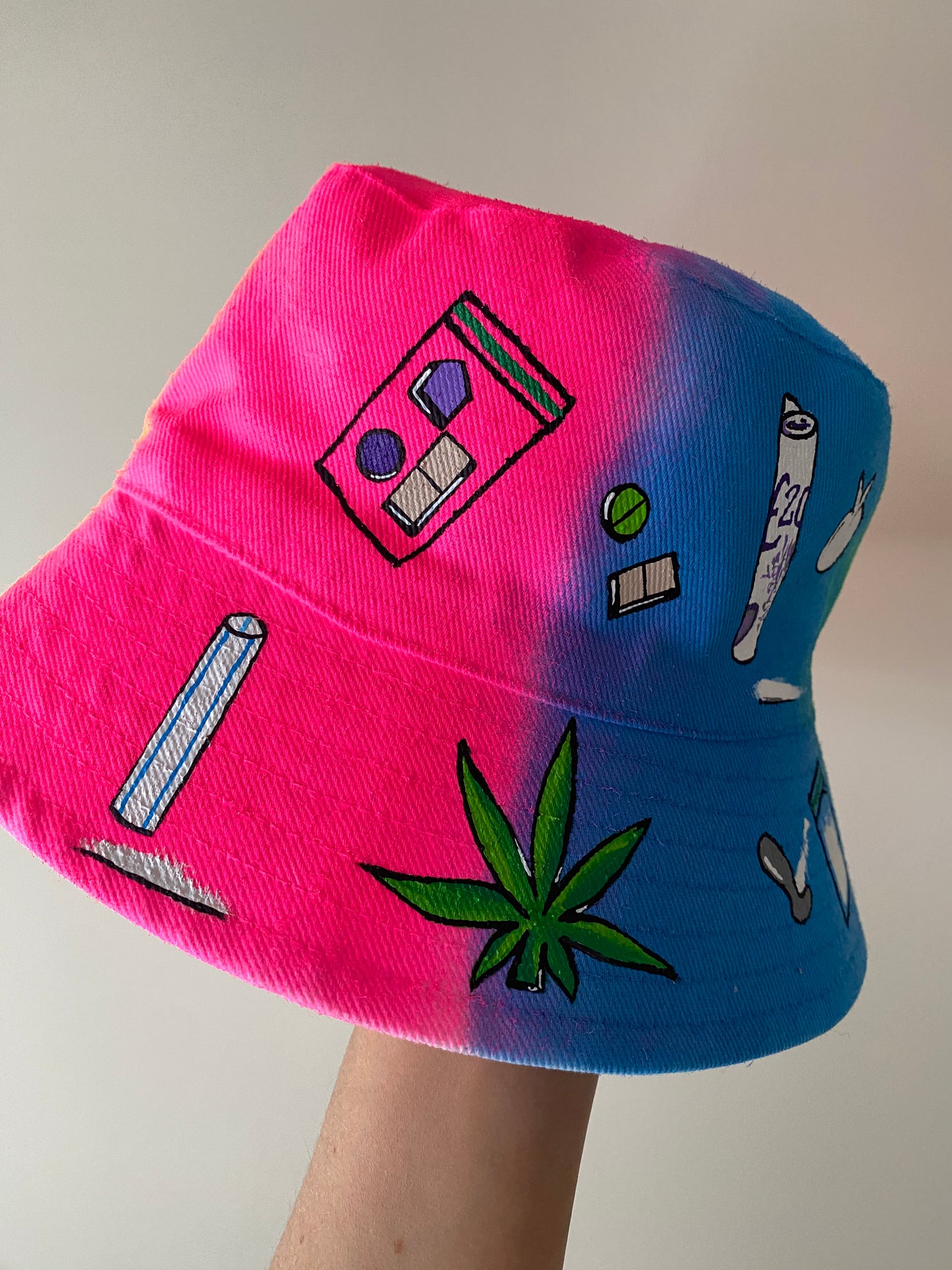 zCWH0RE’ bucket hat