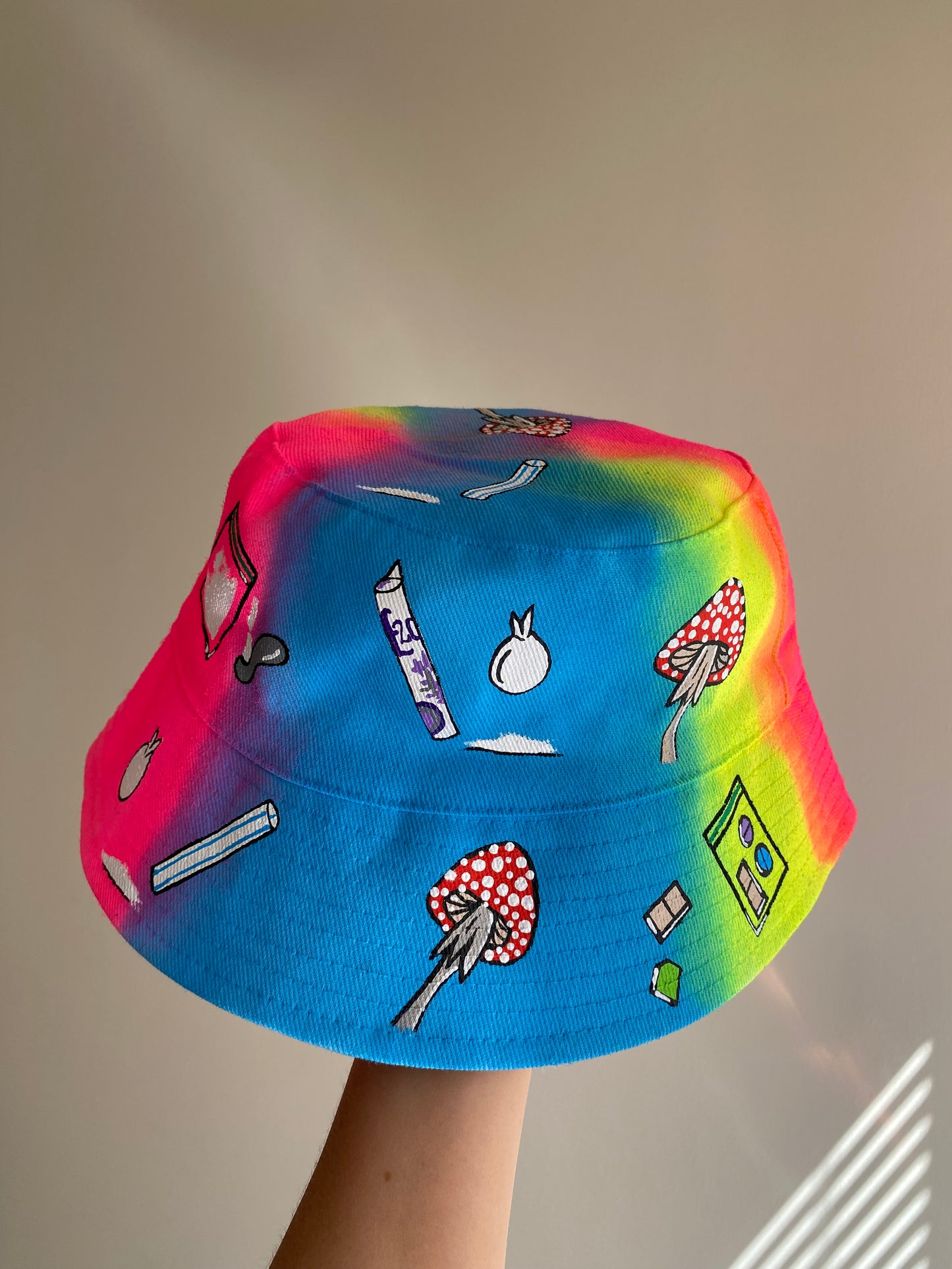 zCWH0RE’ bucket hat