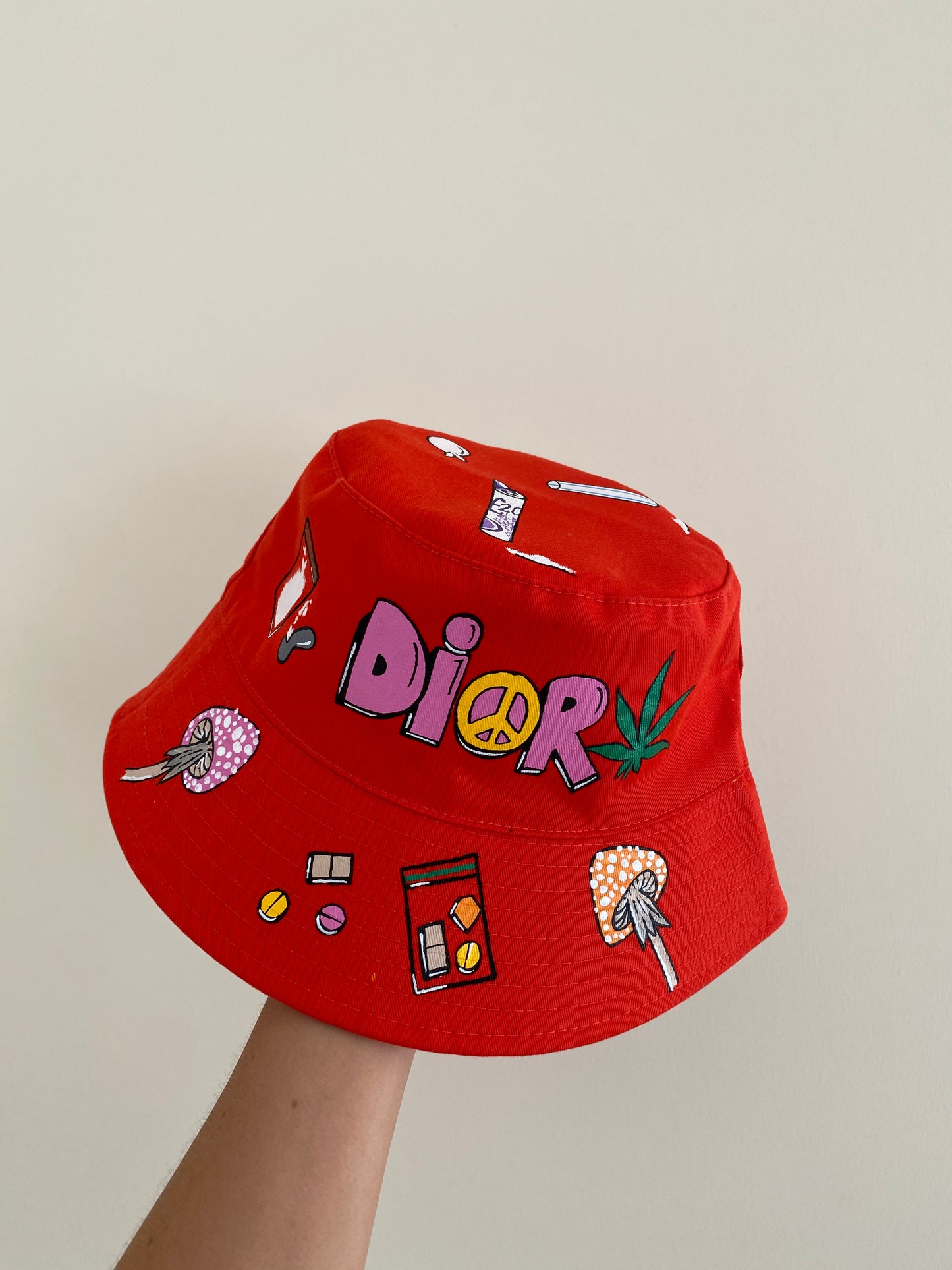 zCWH0RE’ bucket hat