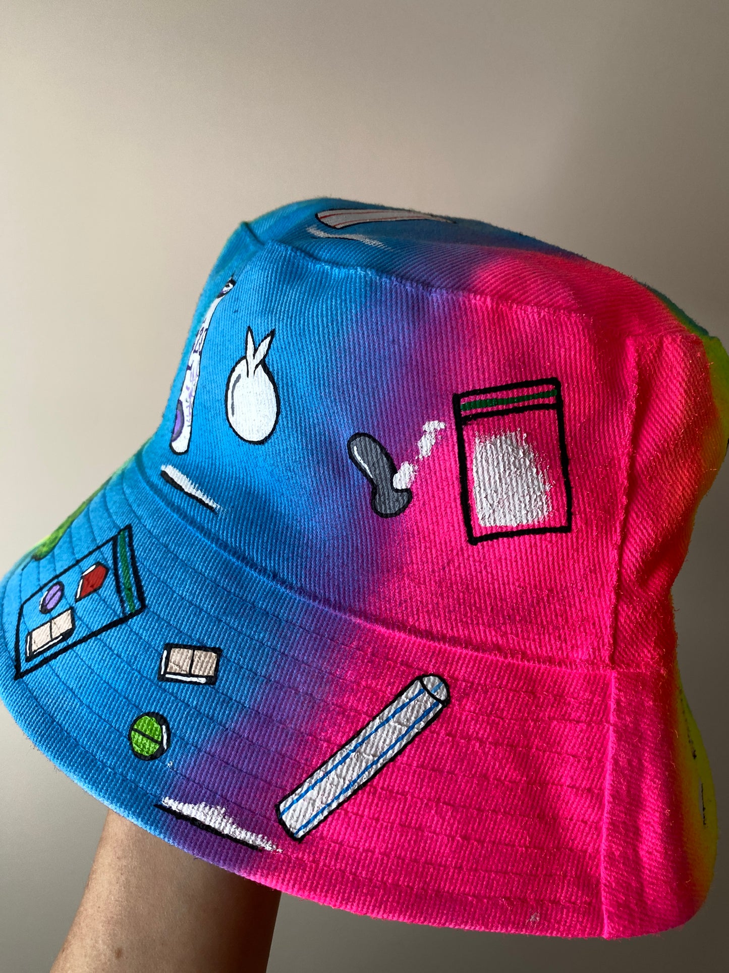 zCWH0RE’ bucket hat