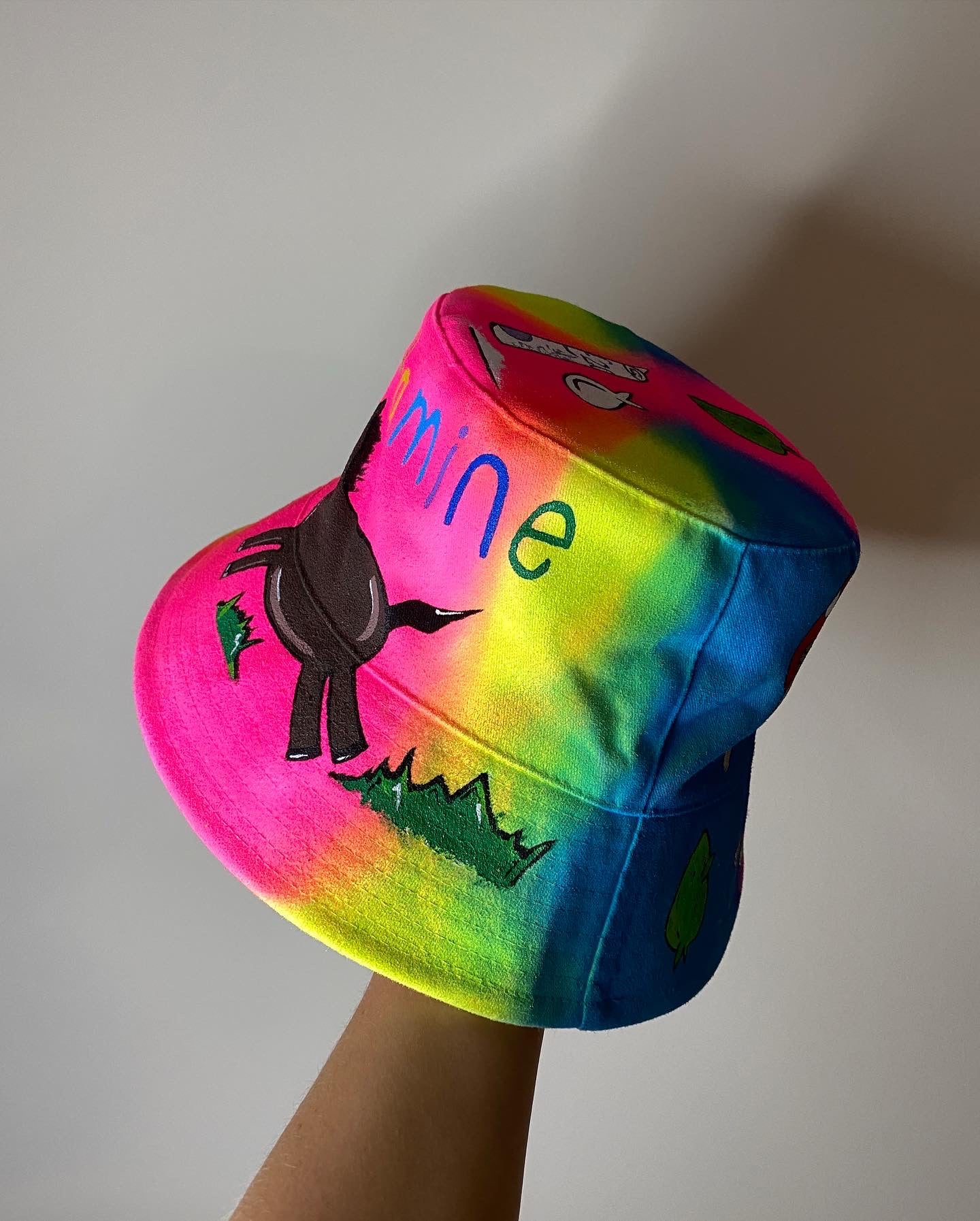 ‘zKETAM1NE’ bucket hat