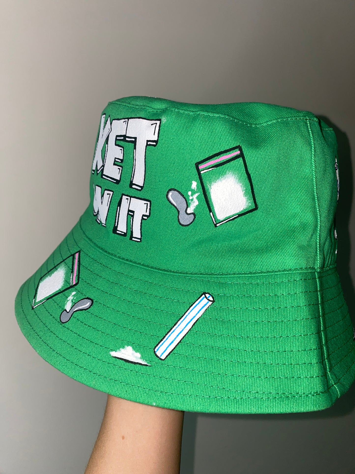 ‘zKETONIT’ bucket hat