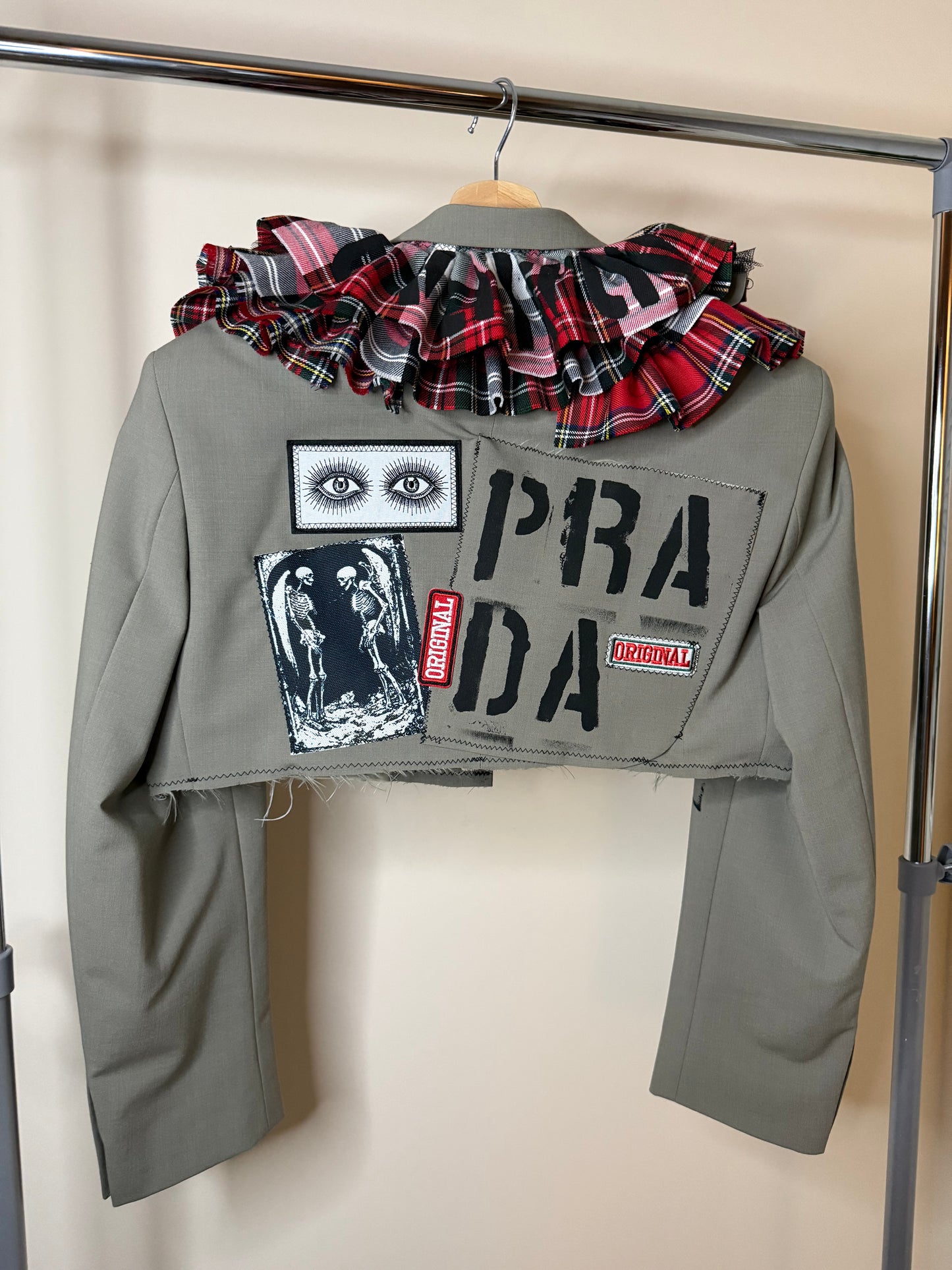 ZRuffle’ Cropped blazer