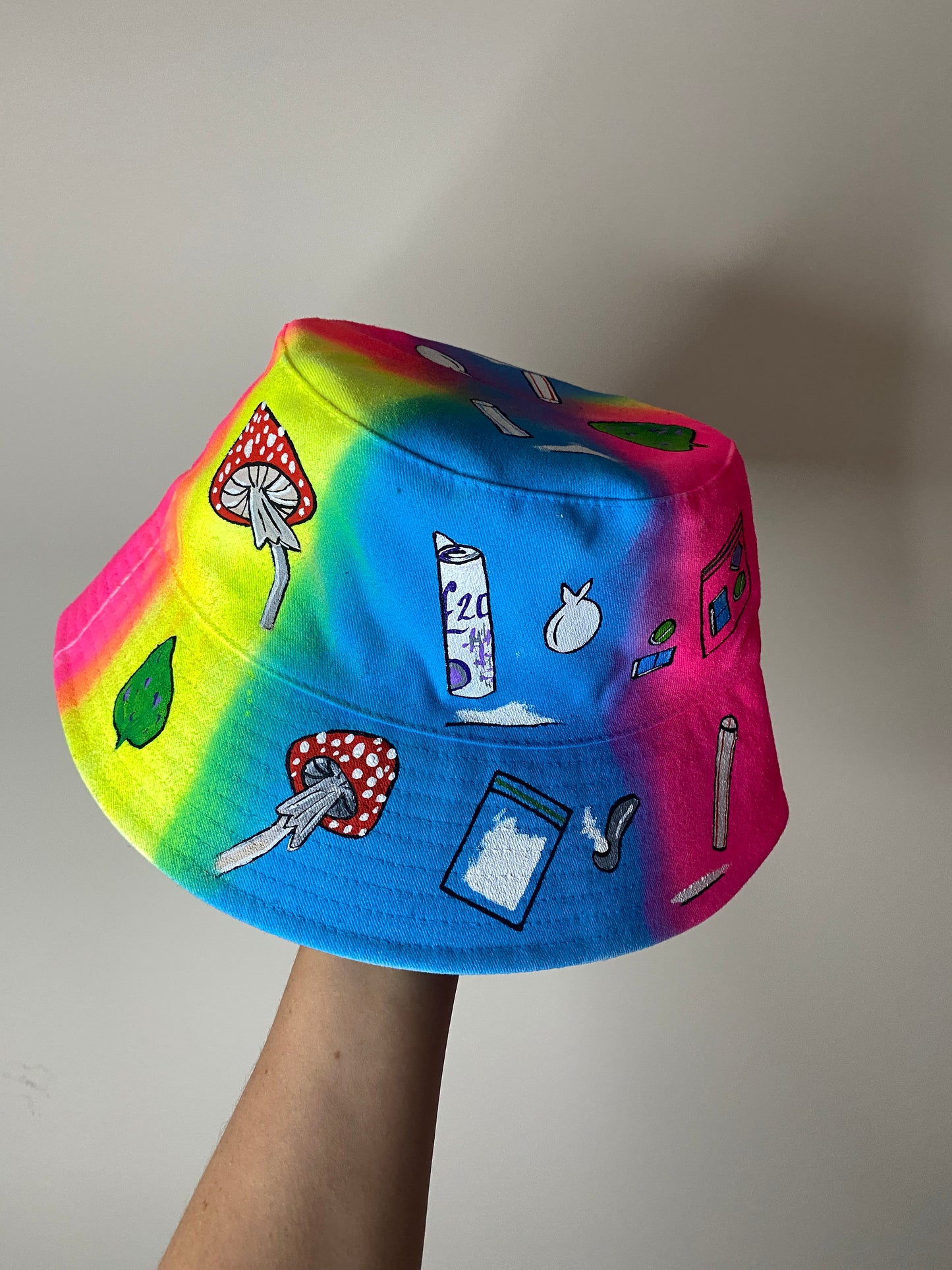 zCWH0RE’ bucket hat