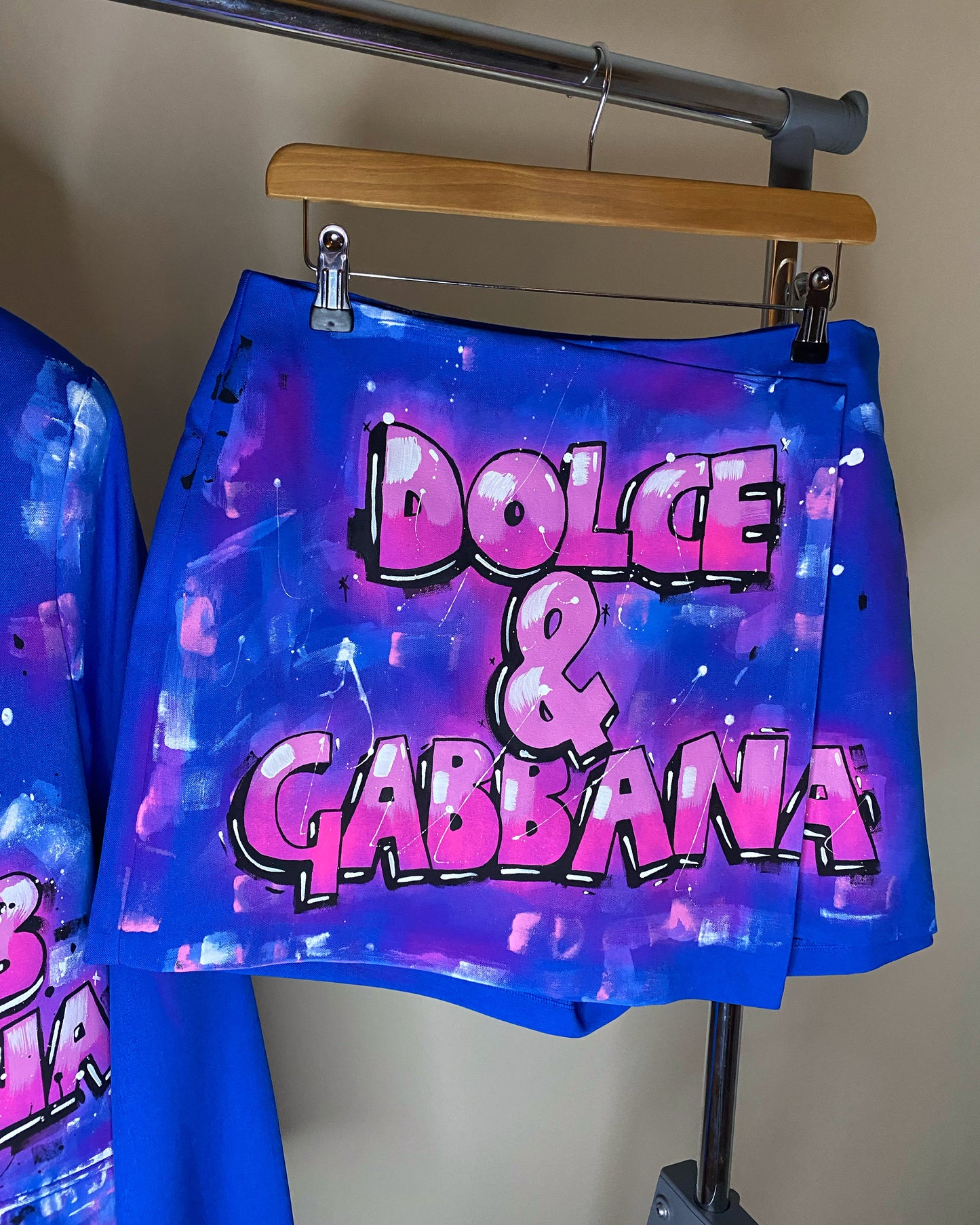 aaDOLCEG’ skirt and blazer set.