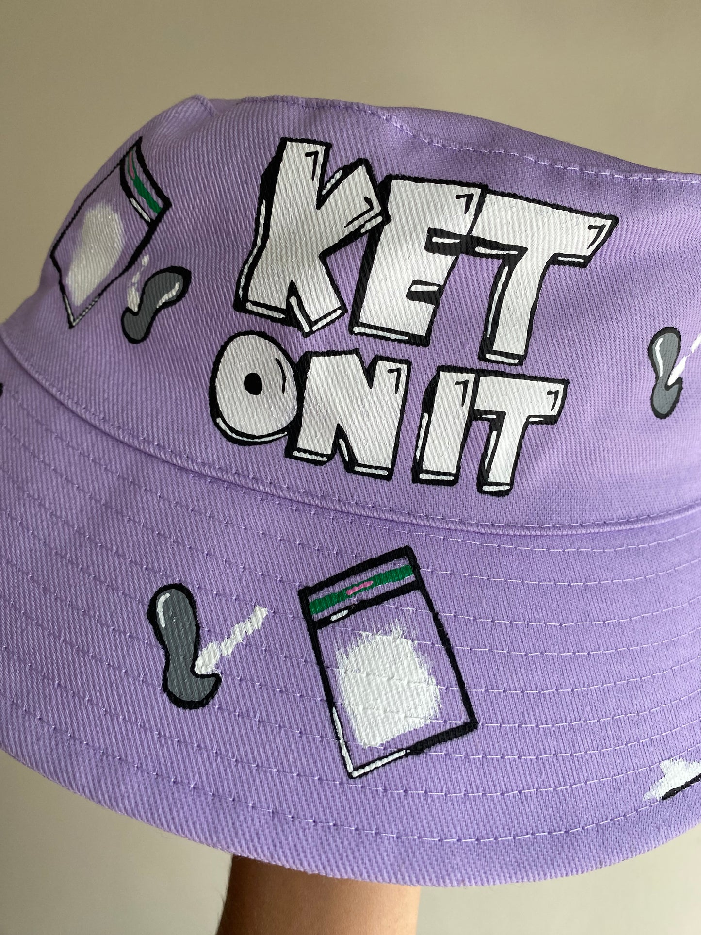‘zKETONIT’ bucket hat