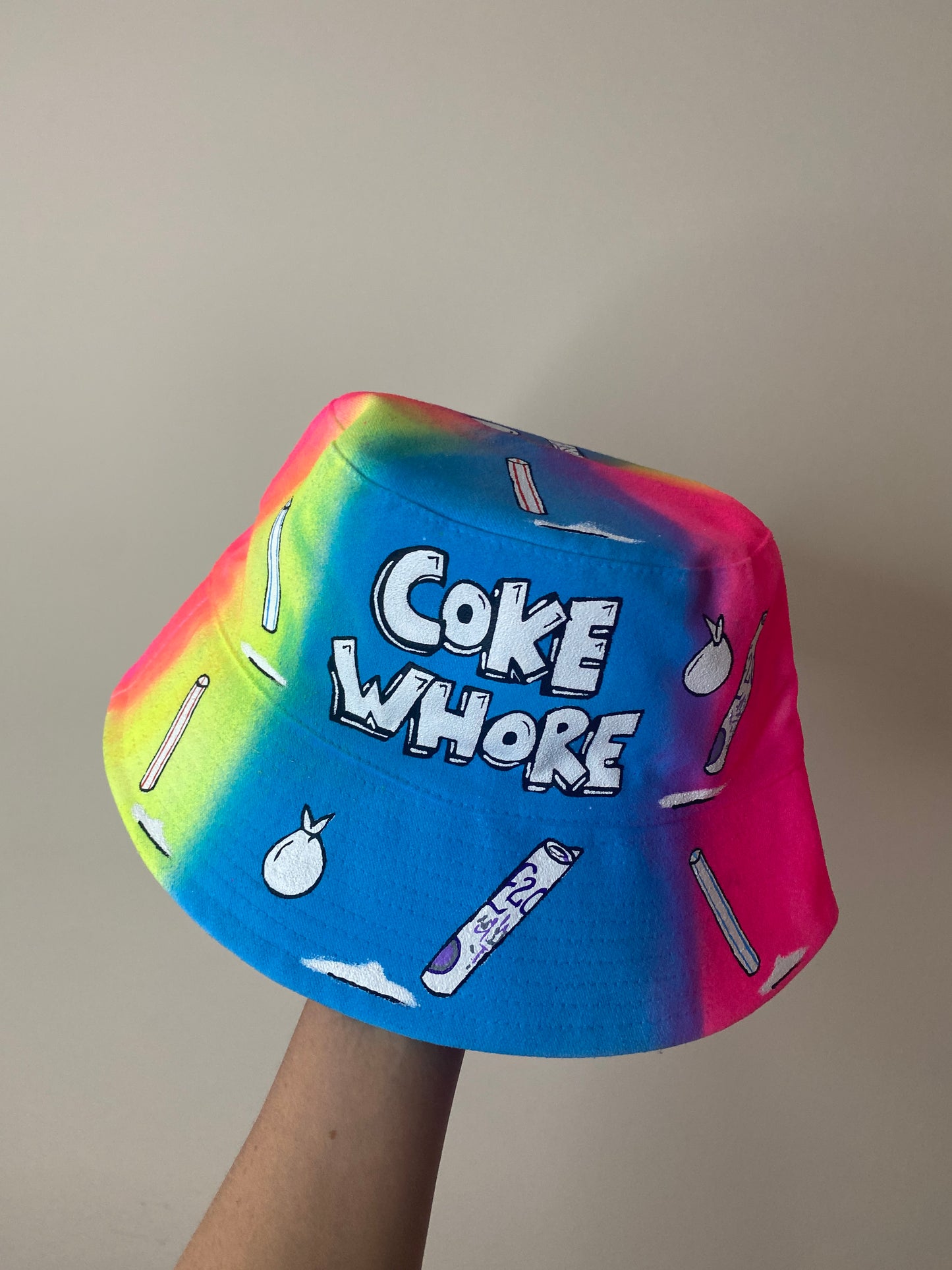 ‘zCWH0RE’ bucket hat