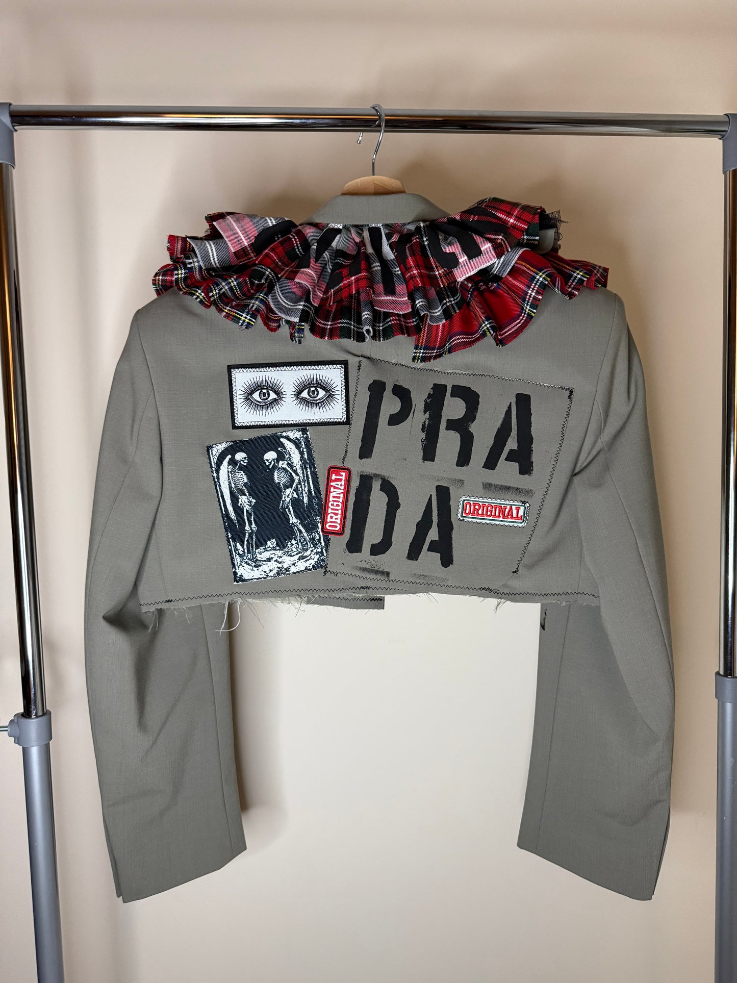 ZRuffle’ Cropped blazer