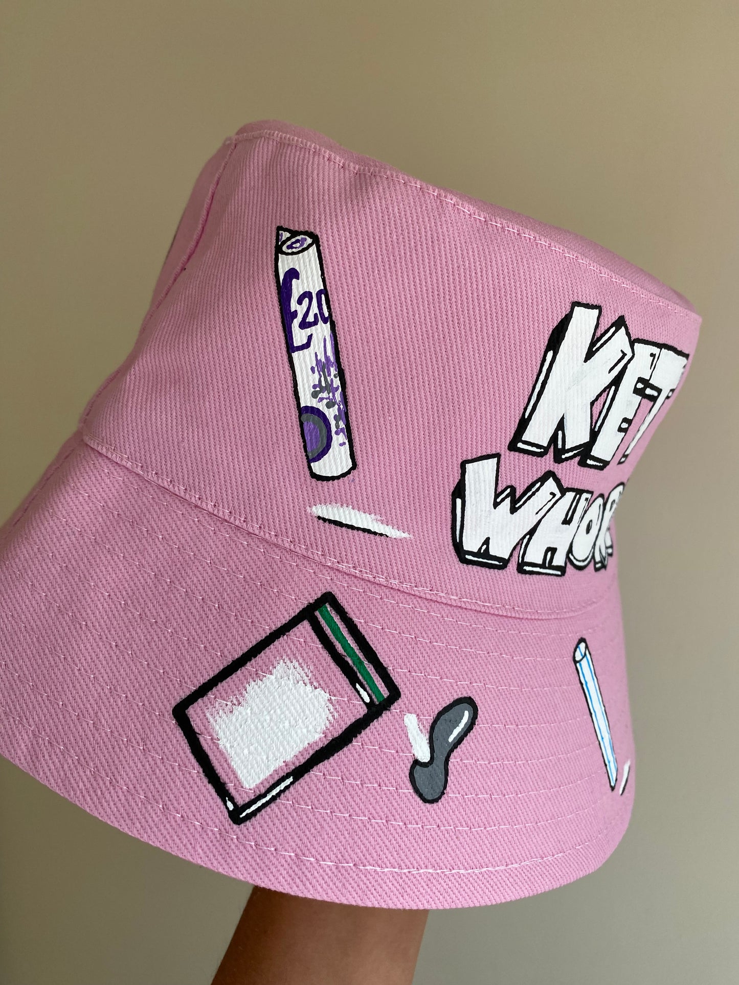 zKWH0RE’ bucket hat