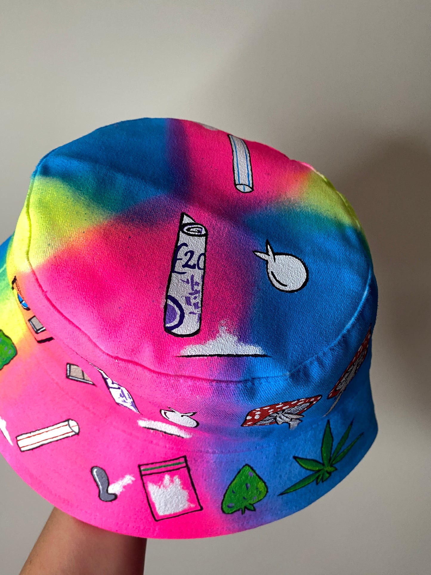 zCWH0RE’ bucket hat