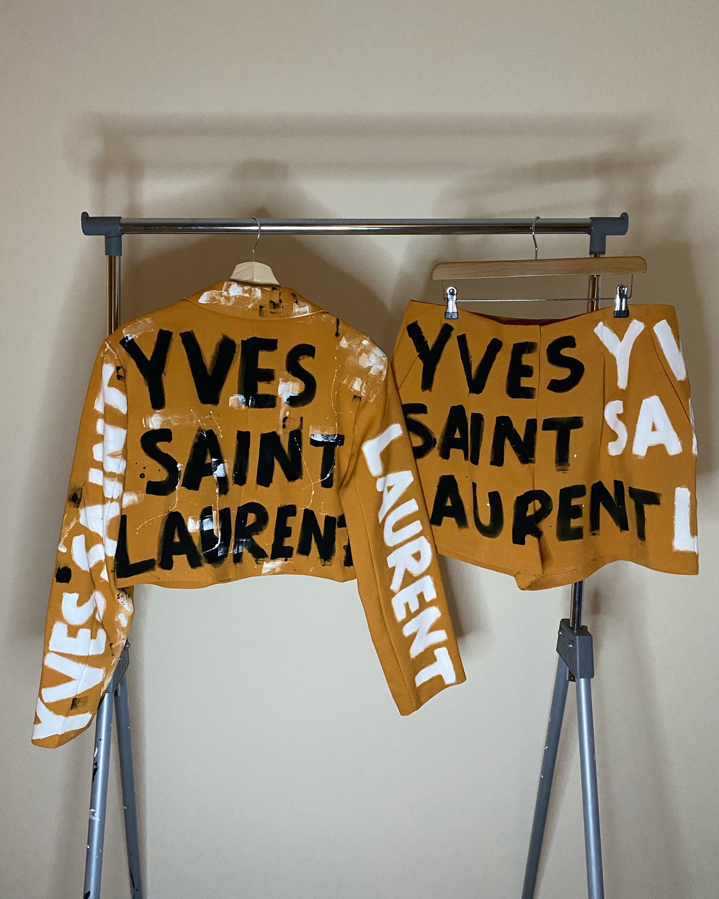aaYSL’ shorts and blazer set.