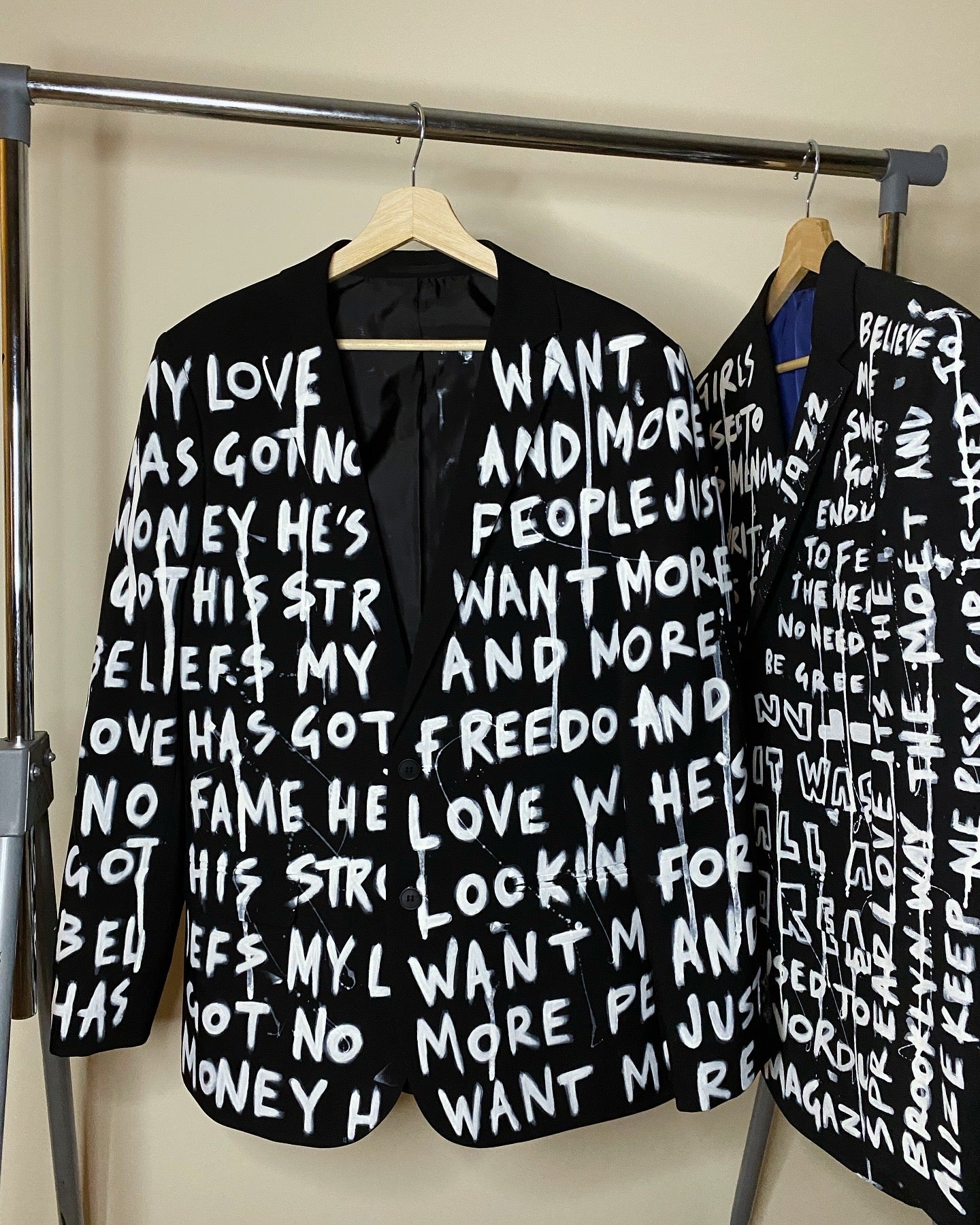 zFREEDFROMDESIRE’ blazer