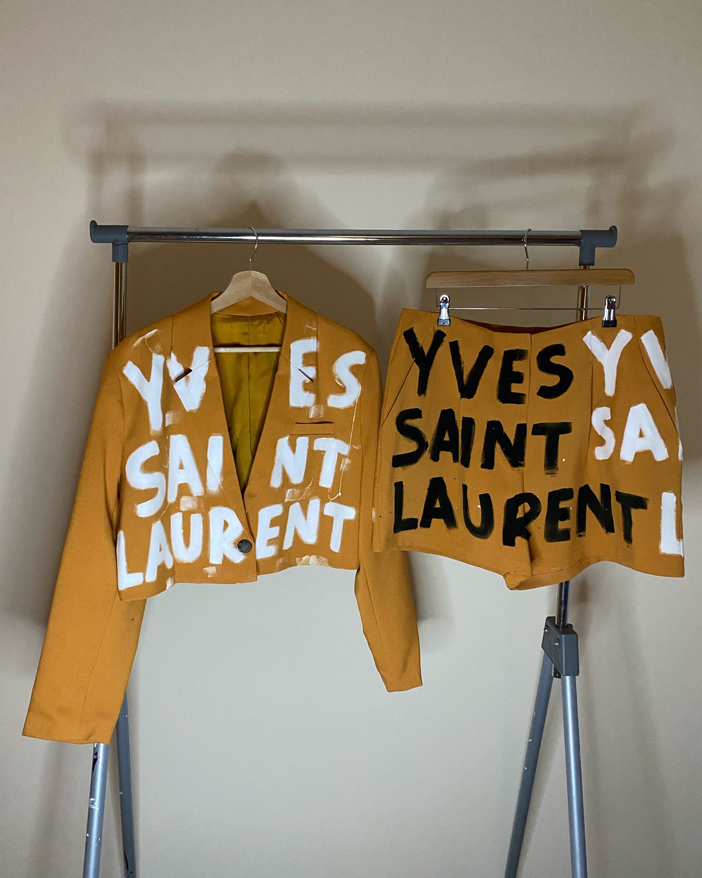 aaYSL’ shorts and blazer set.