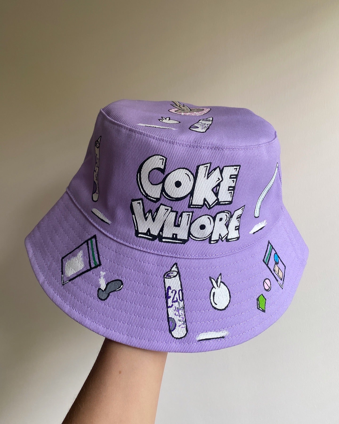 ‘zCWH0RE’ bucket hat