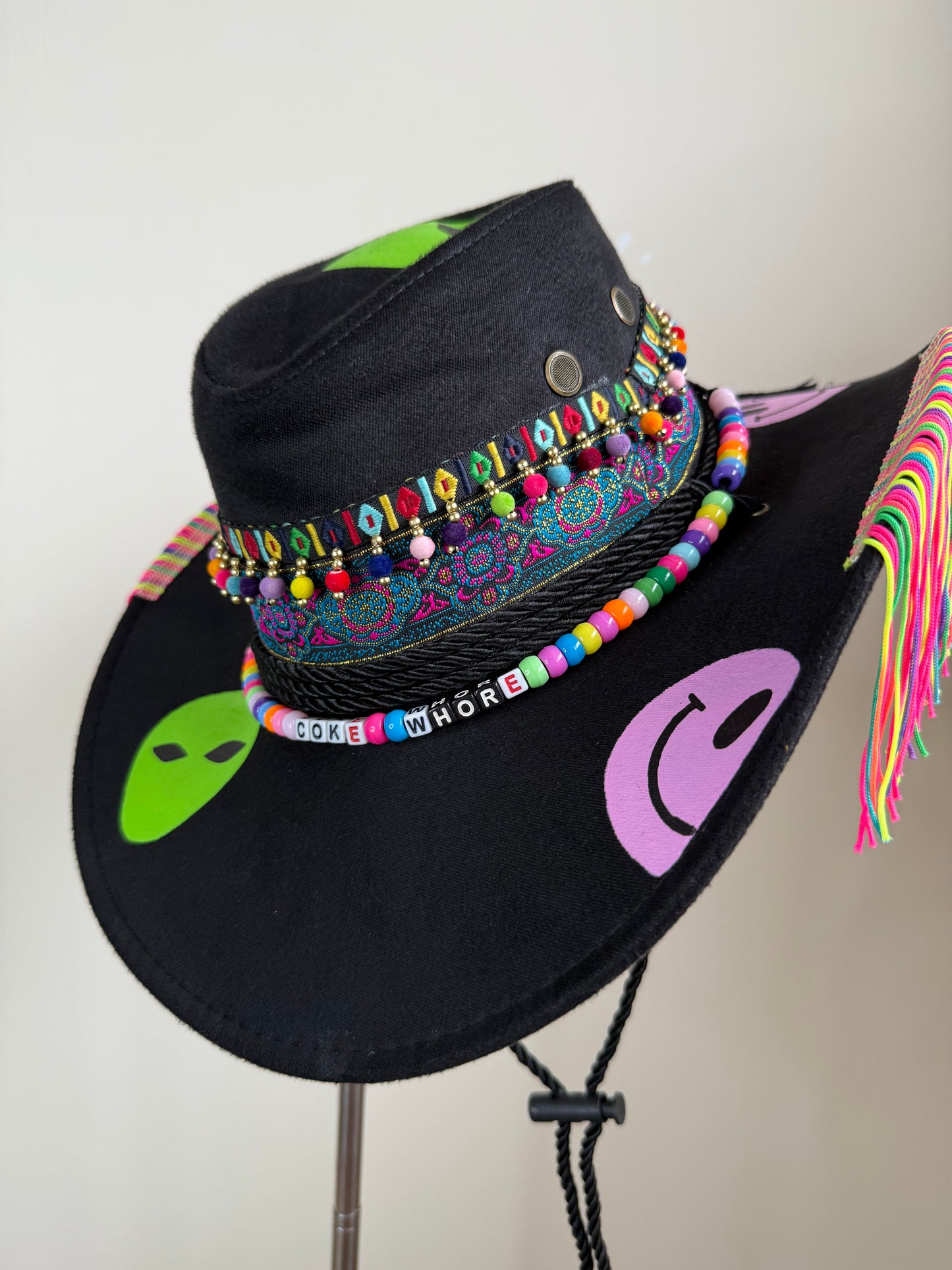 aC0KE WH0R3’ Festival Hat