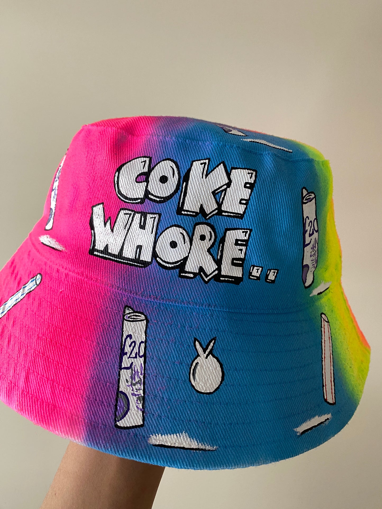 zCWH0RE’ bucket hat