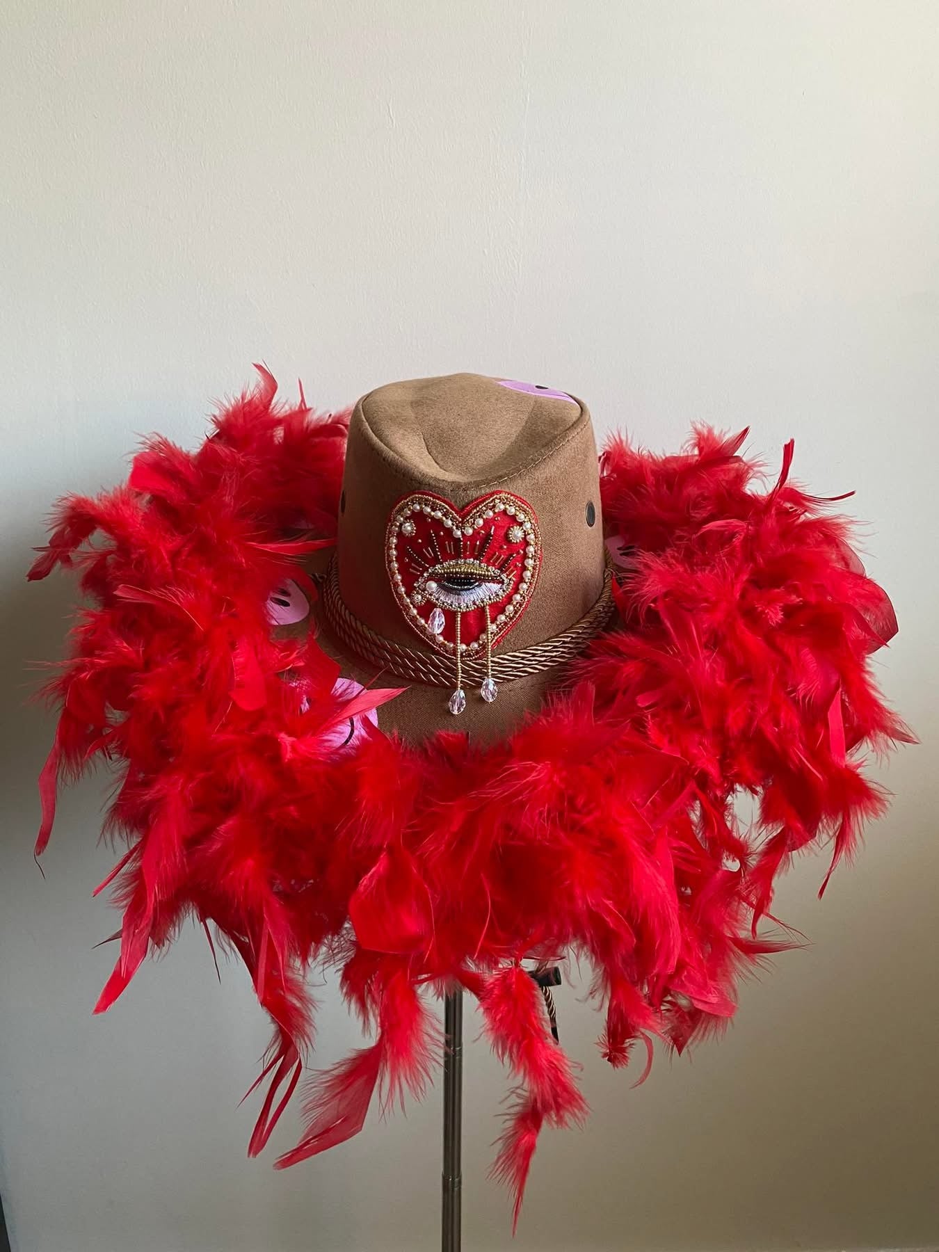 aaFEATHER Red’ Hat