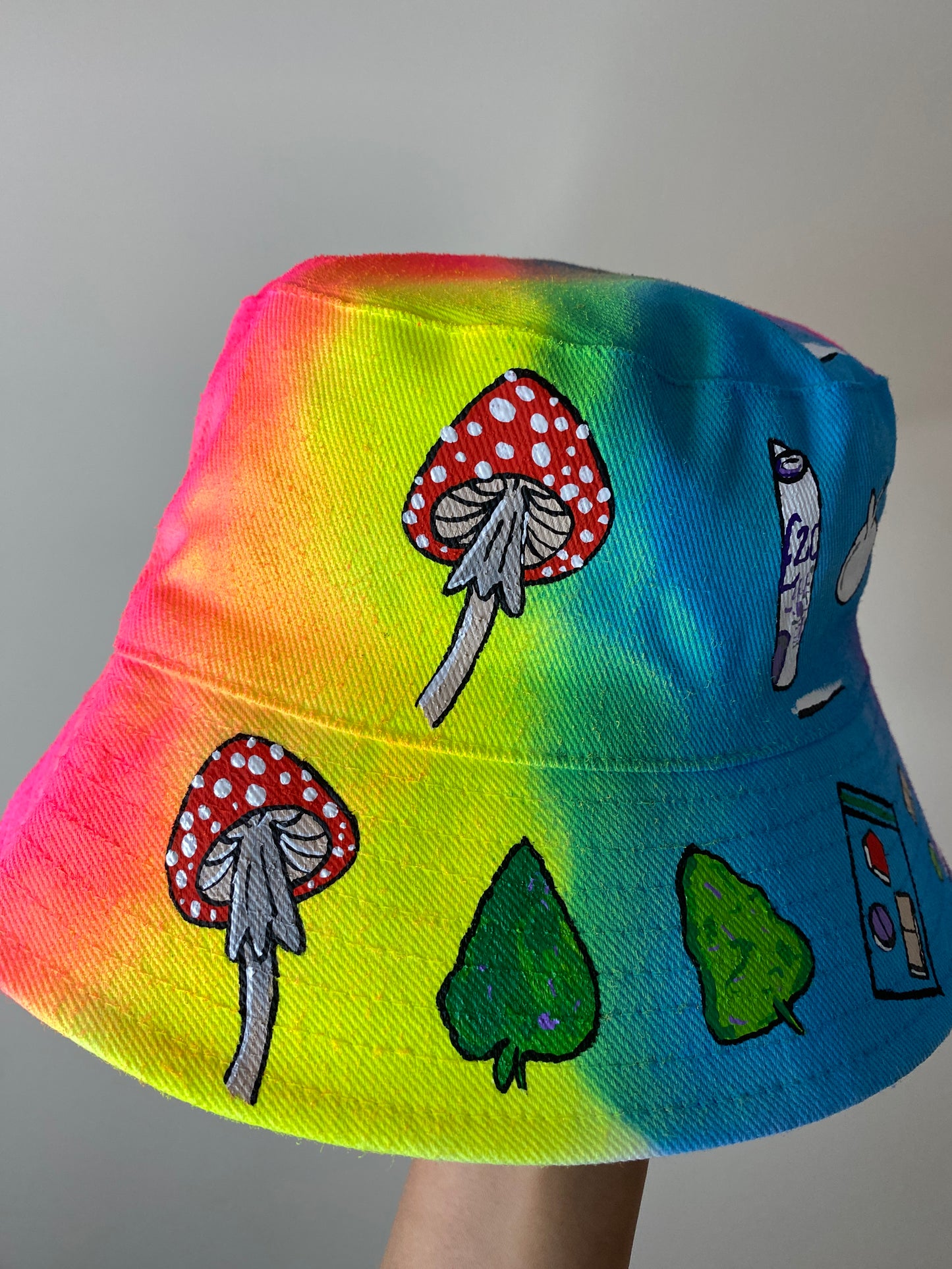 zCWH0RE’ bucket hat