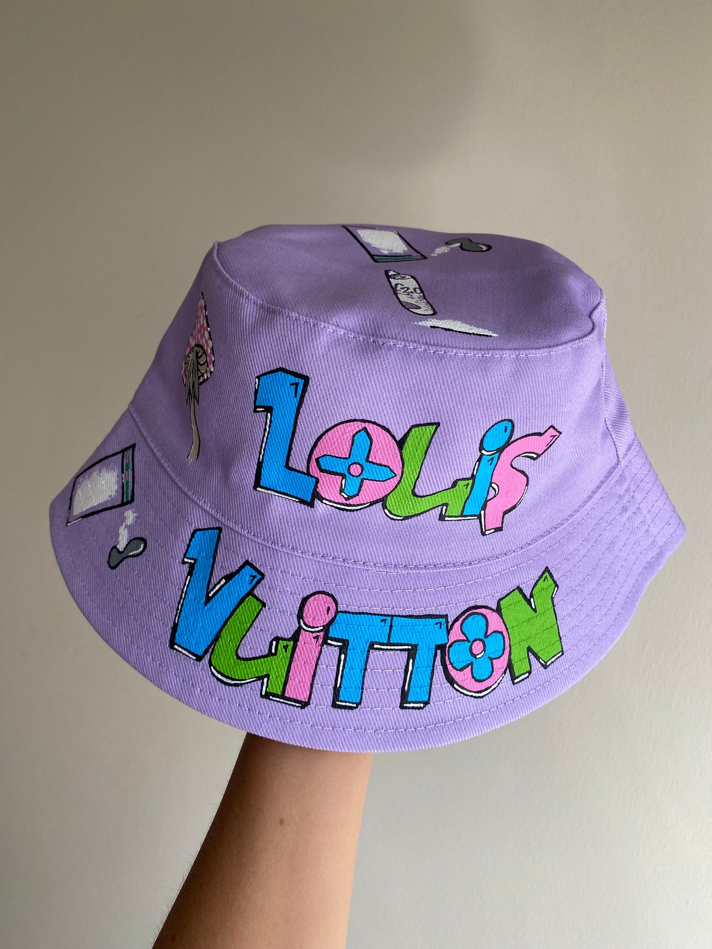 ‘zKETONIT’ bucket hat