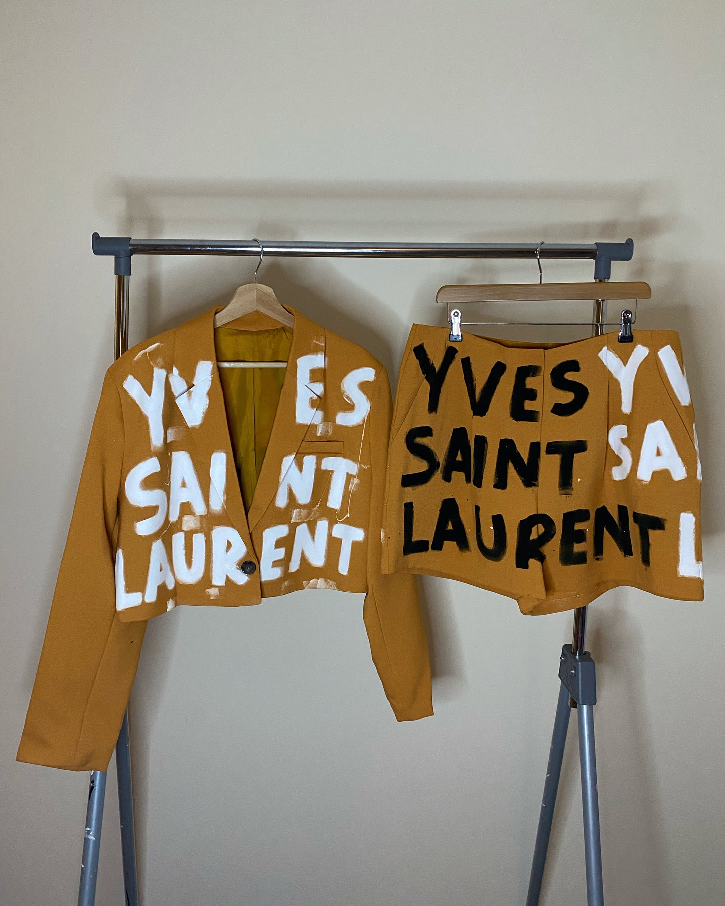 aaYSL’ shorts and blazer set.