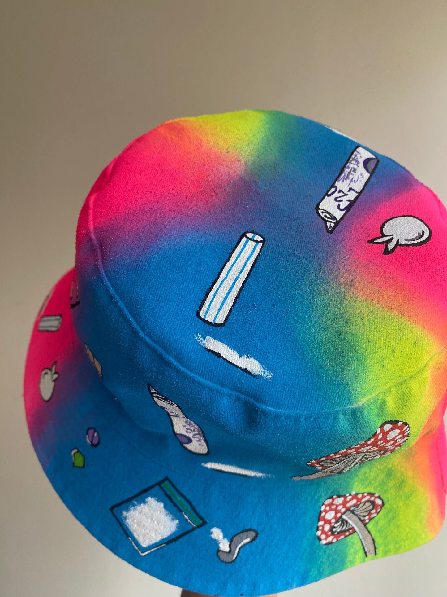 ‘zCWH0RE’ bucket hat