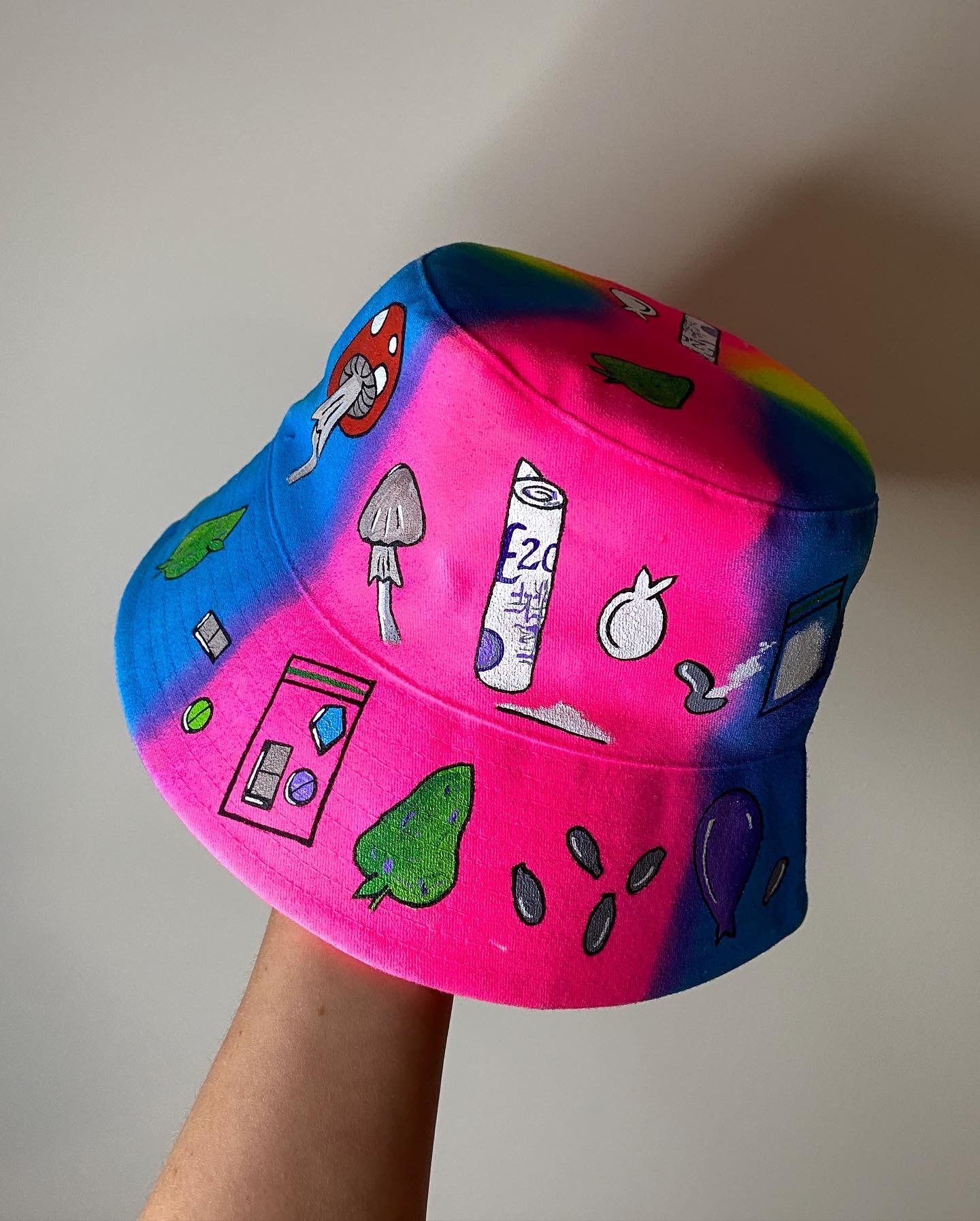 ‘zKETAM1NE’ bucket hat