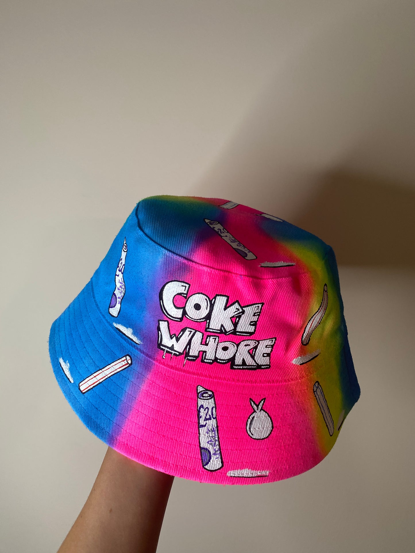 ‘zCWH0RE’ bucket hat
