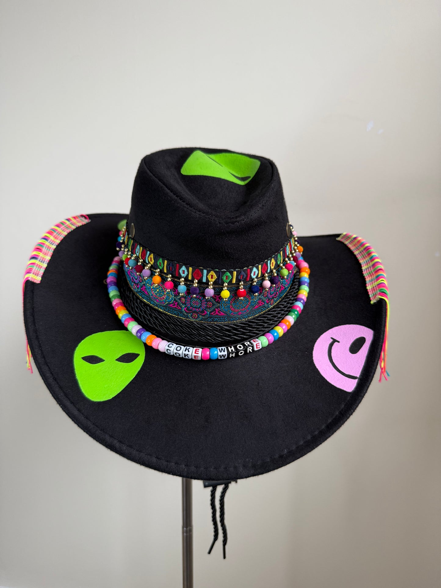 aC0KE WH0R3’ Festival Hat