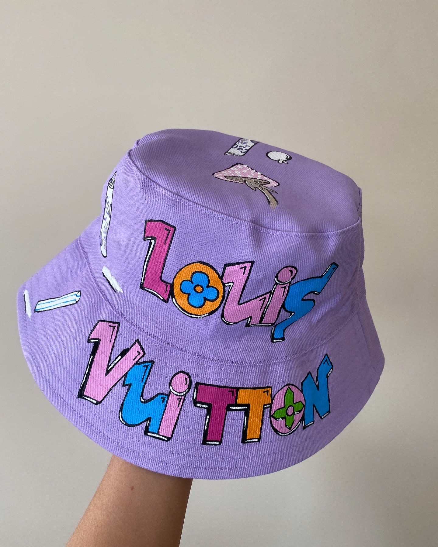 ‘zCWH0RE’ bucket hat