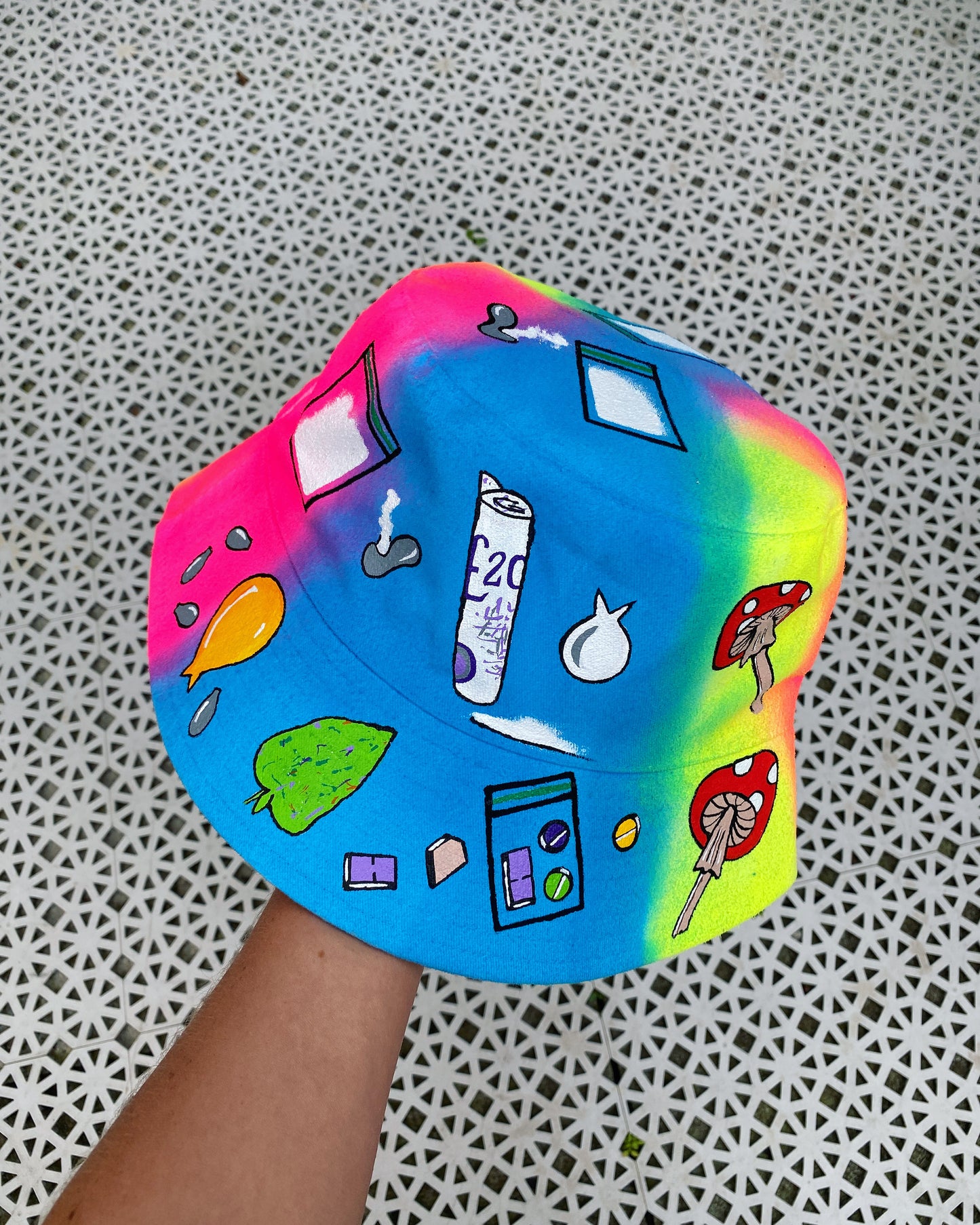 ‘zKETAM1NE’ bucket hat