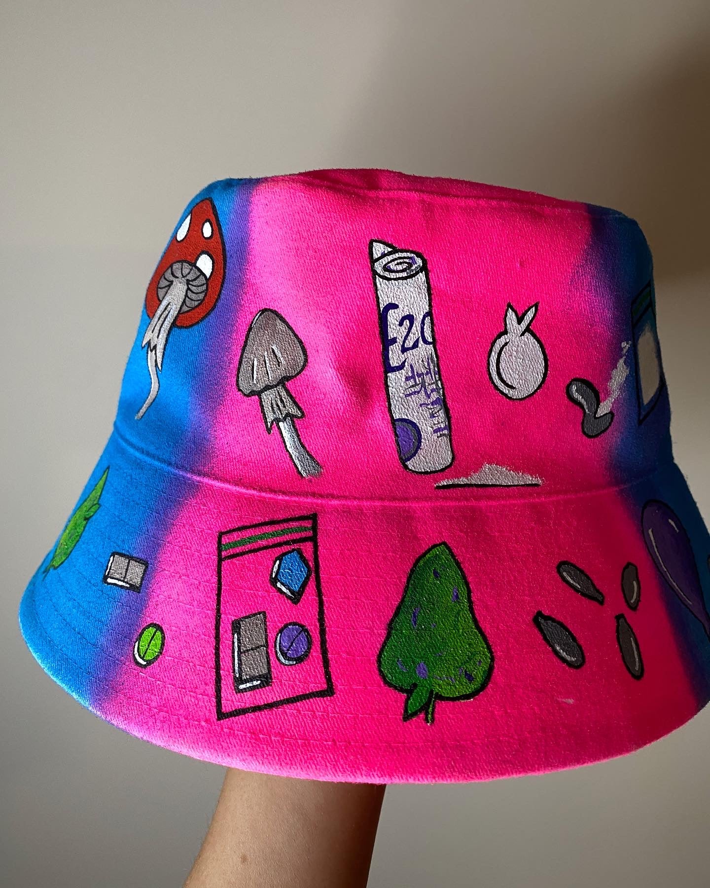 ‘zKETAM1NE’ bucket hat