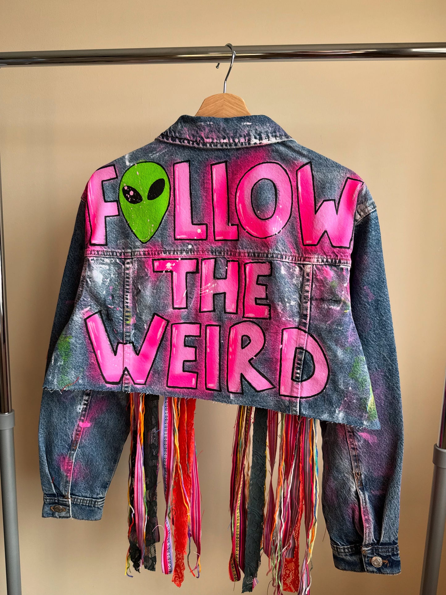zFOLLOWTHEWEIRD’ adults cropped denim jacket