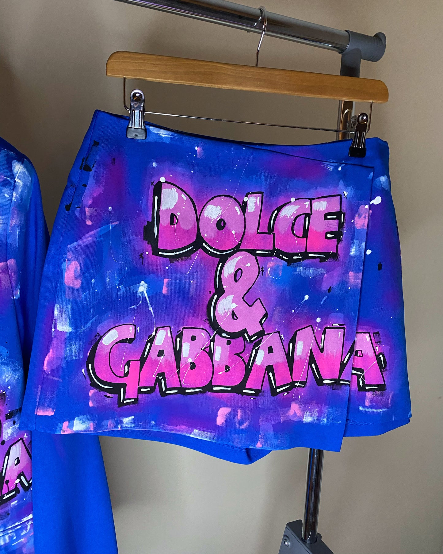 aaDOLCEG’ skirt and blazer set.