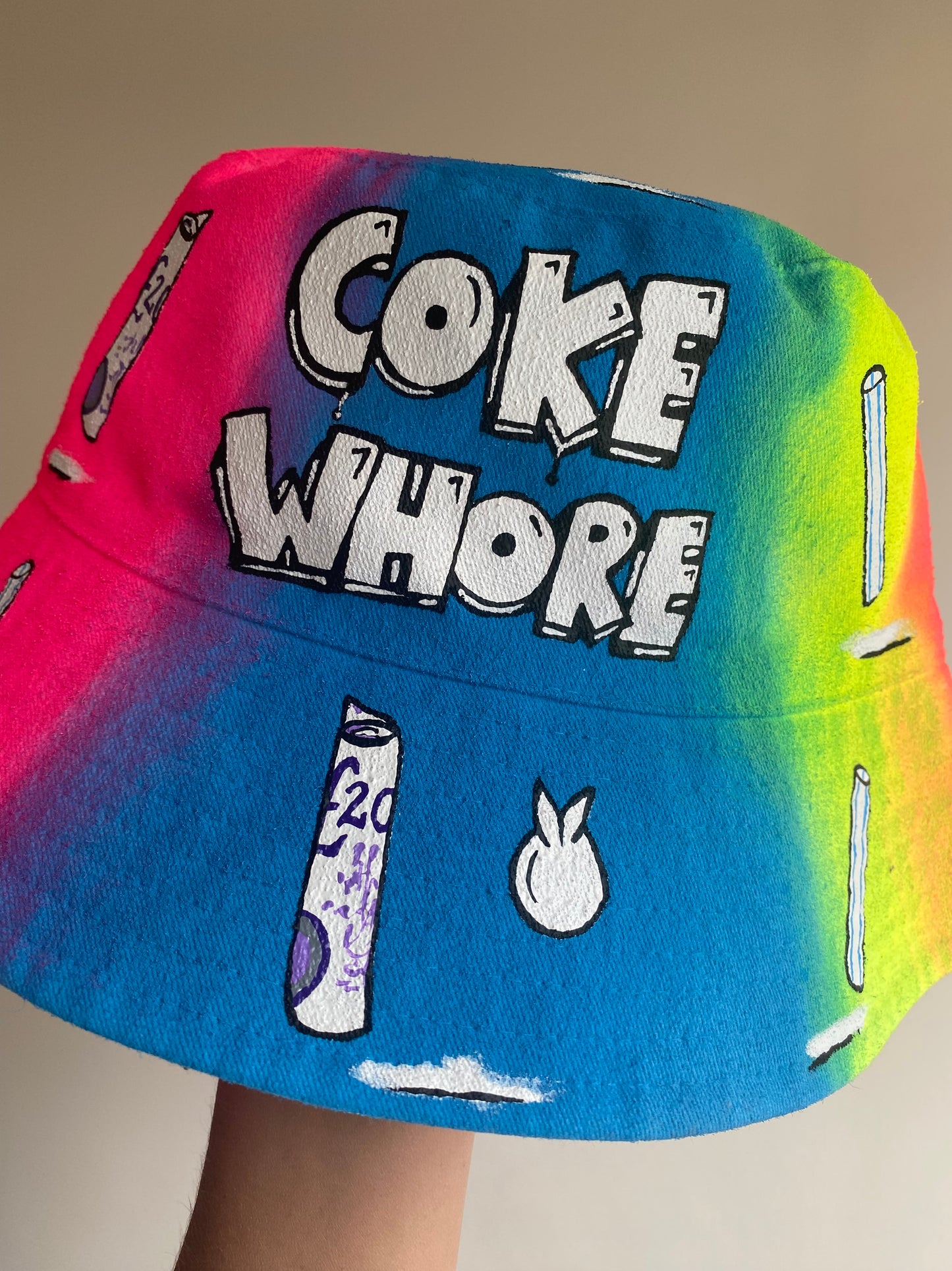 ‘zCWH0RE’ bucket hat