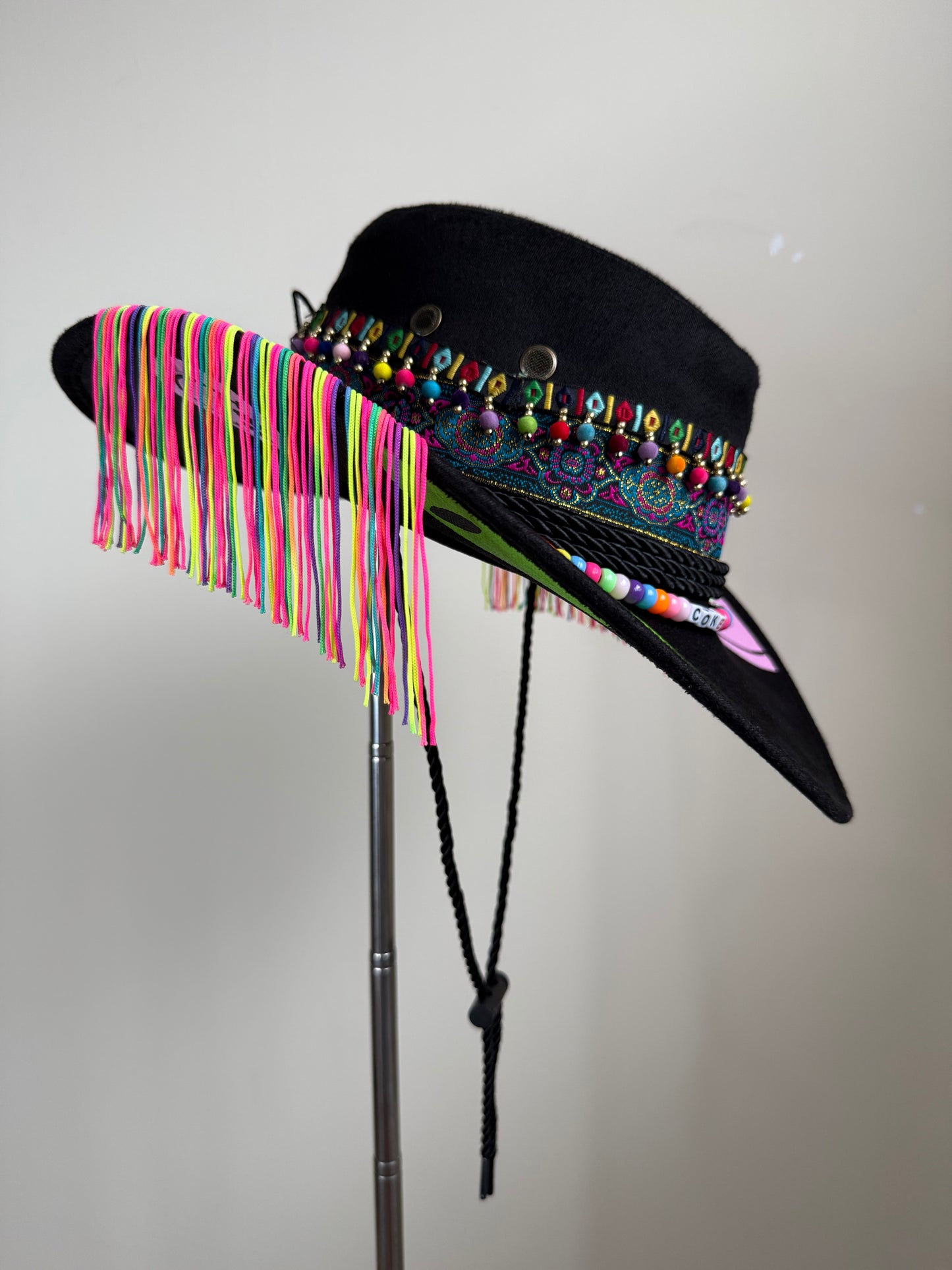 aC0KE WH0R3’ Festival Hat