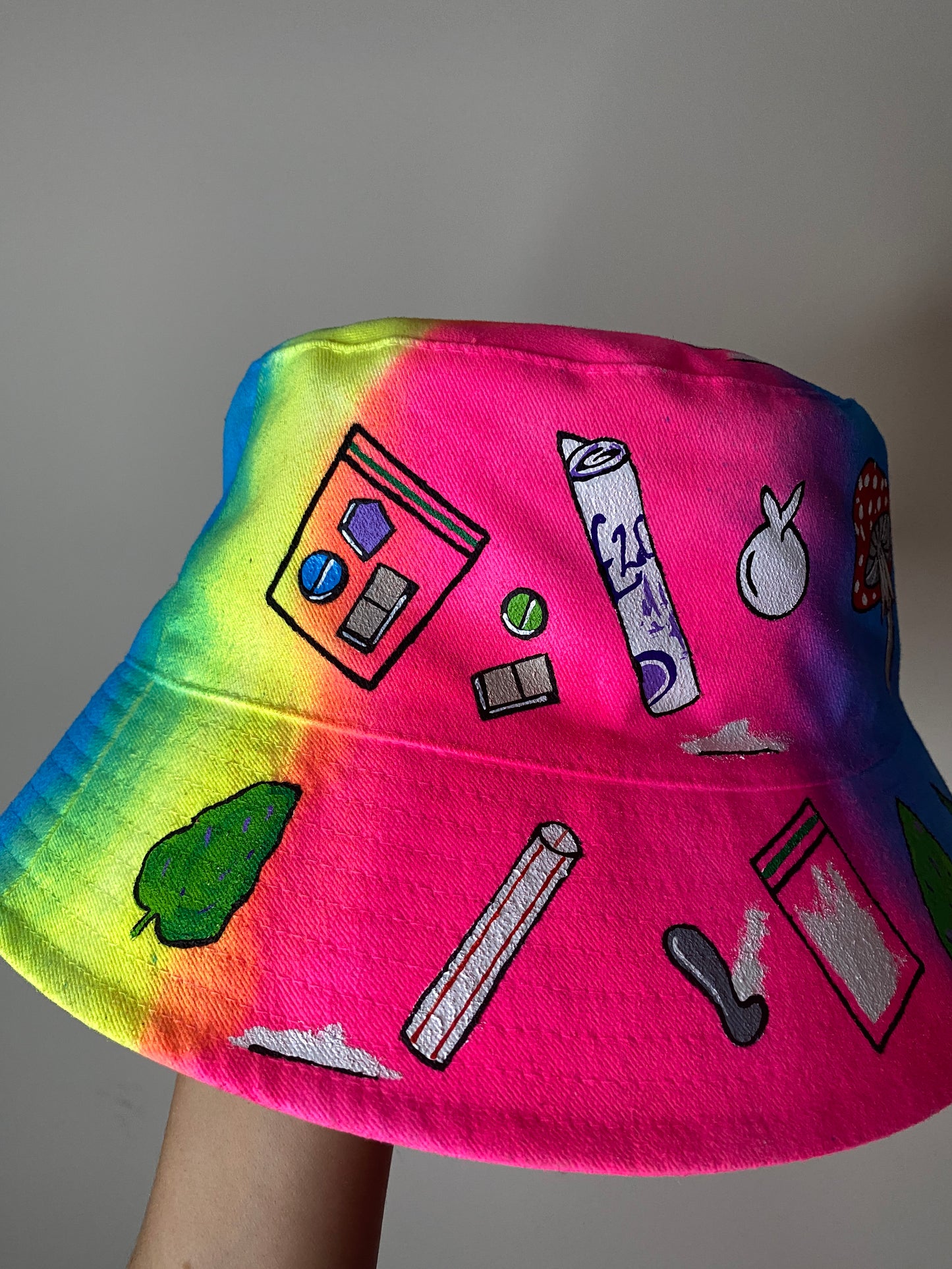 zCWH0RE’ bucket hat