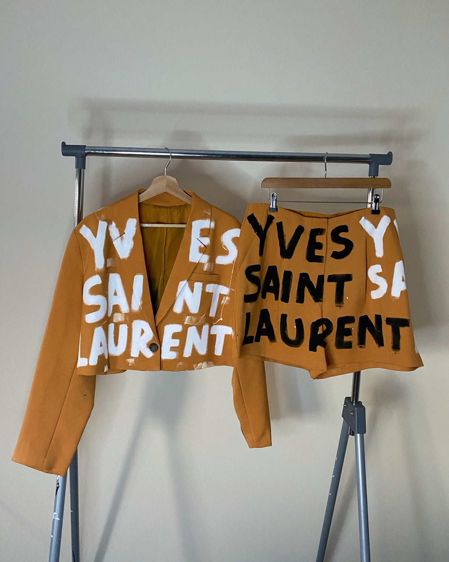 aaYSL’ shorts and blazer set.