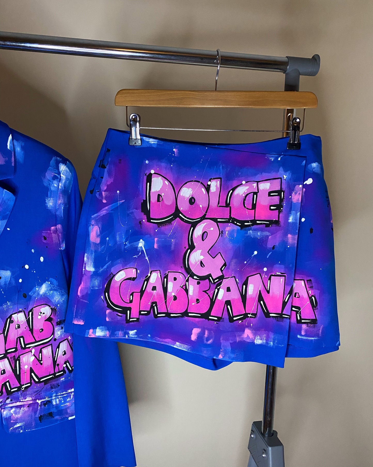 aaDOLCEG’ skirt and blazer set.