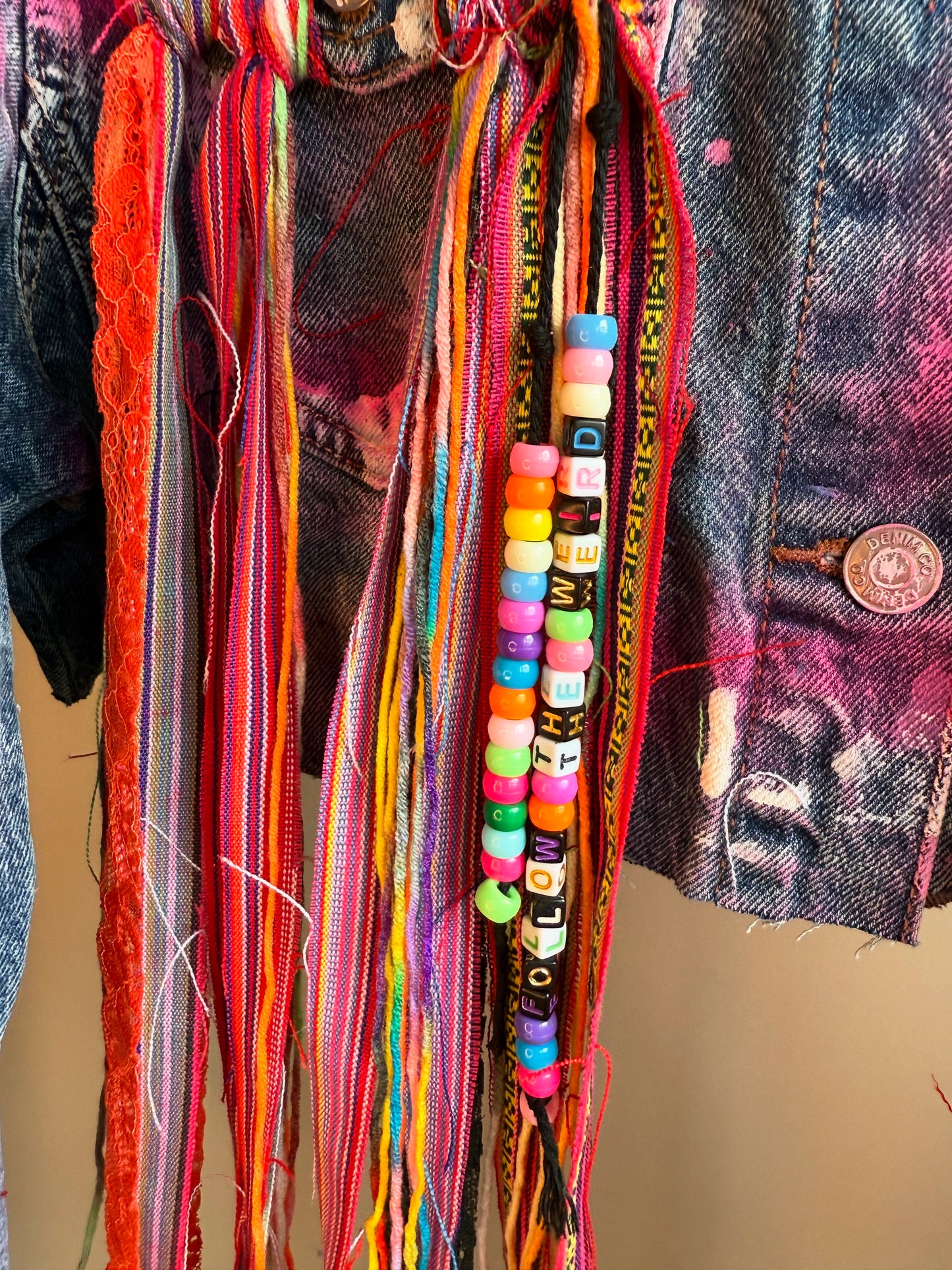 zFOLLOWTHEWEIRD’ adults cropped denim jacket