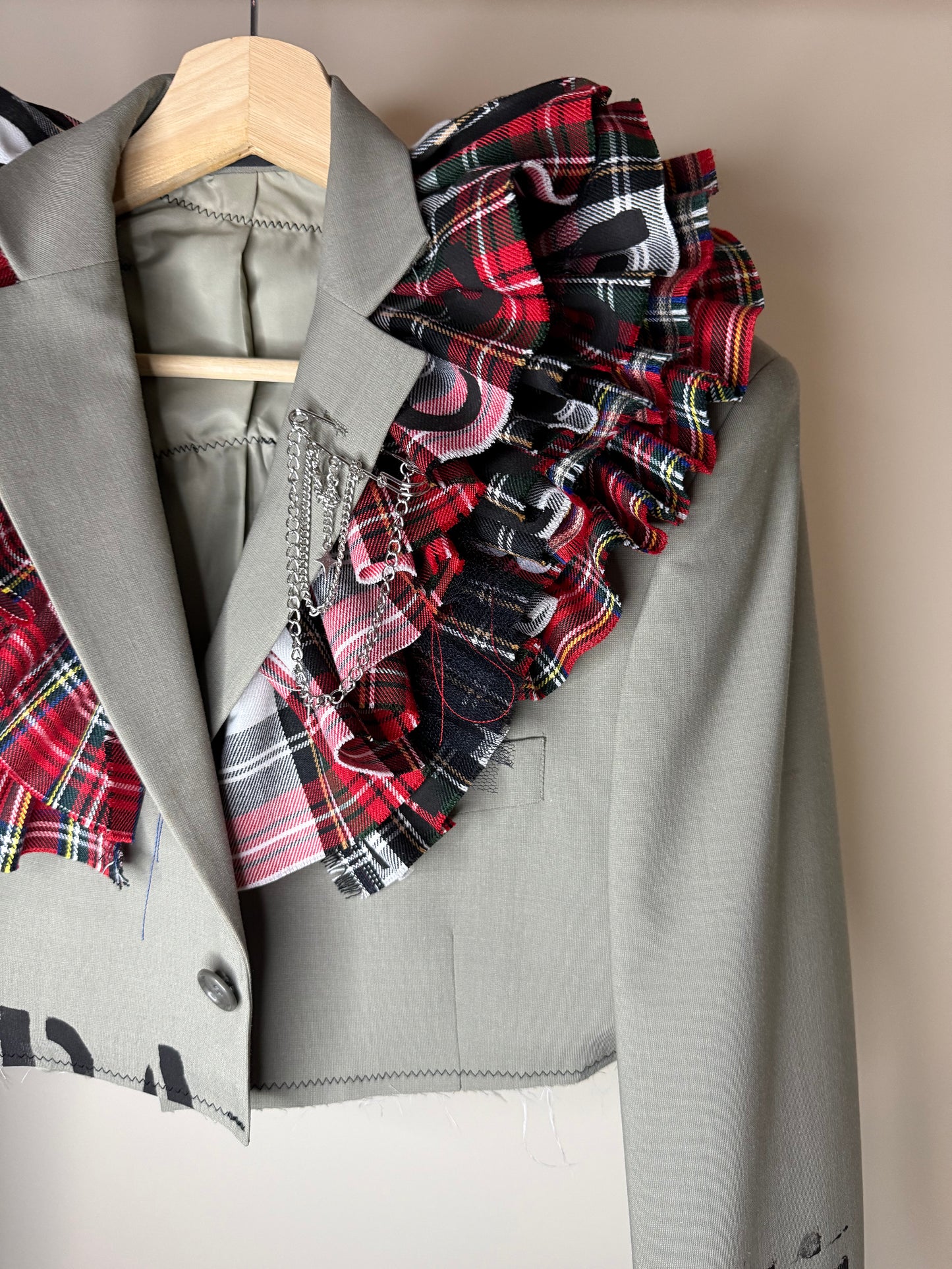 ZRuffle’ Cropped blazer