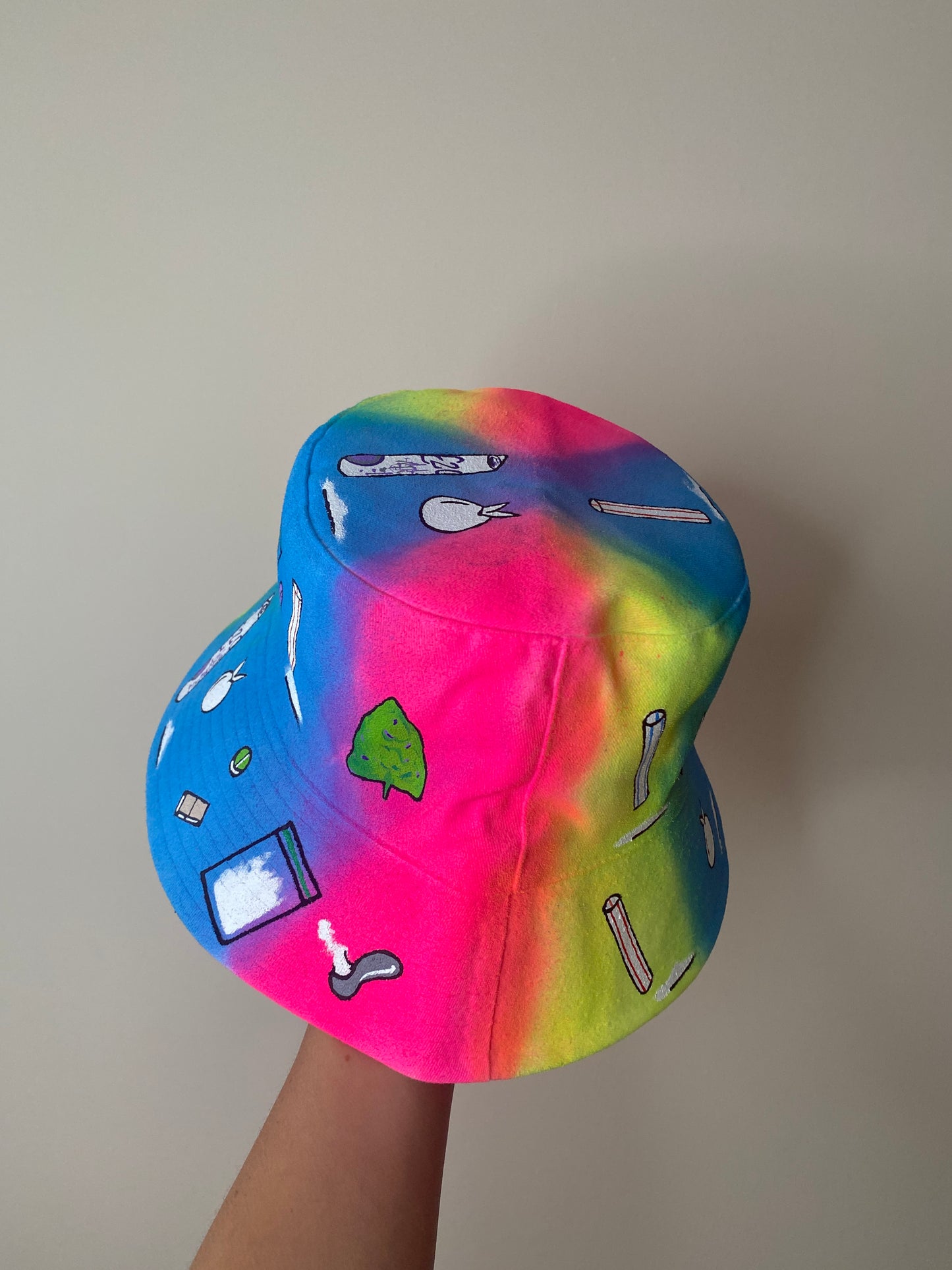 ‘zCWH0RE’ bucket hat