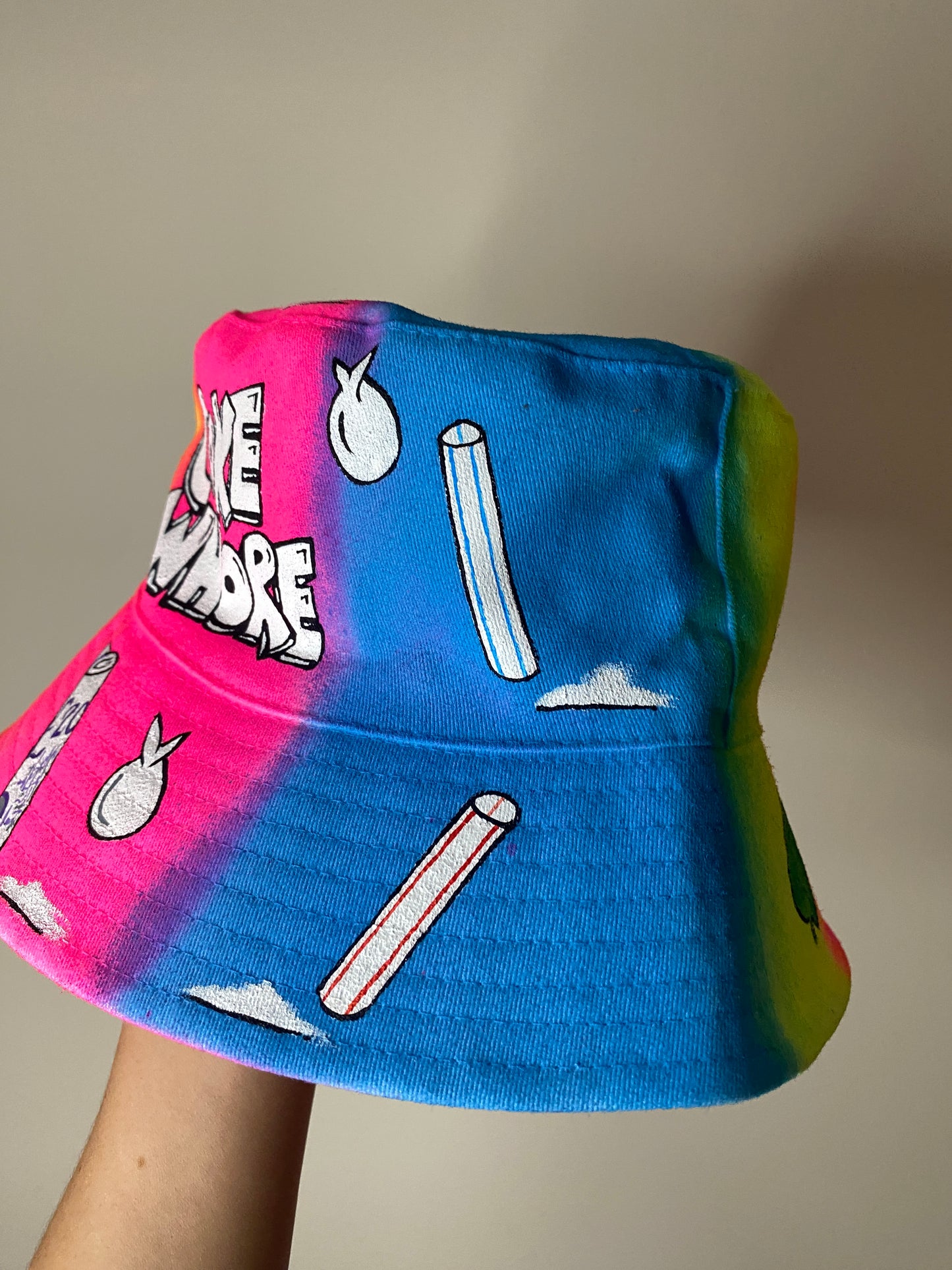 zCWH0RE’ bucket hat
