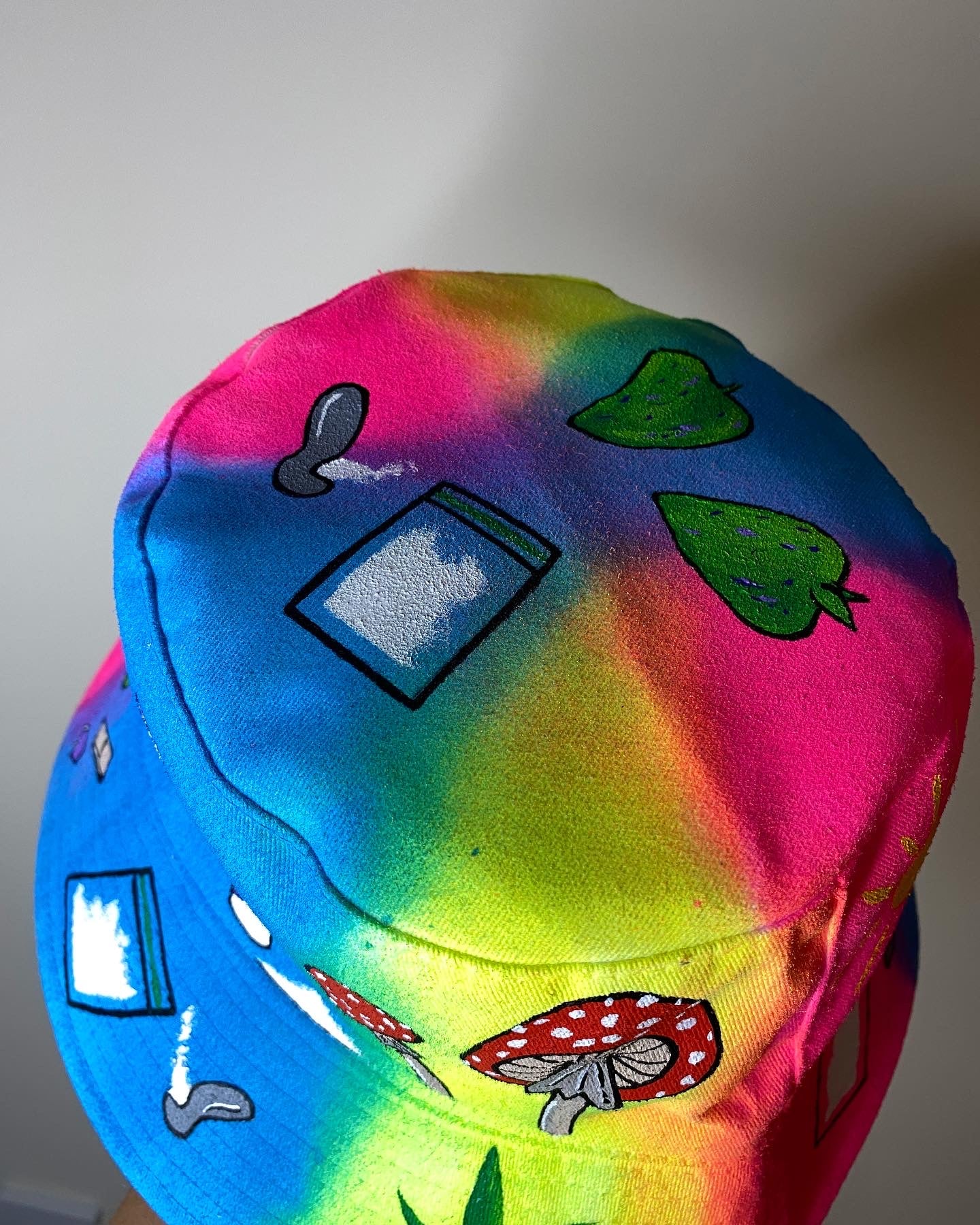 ‘zKETAM1NE’ bucket hat