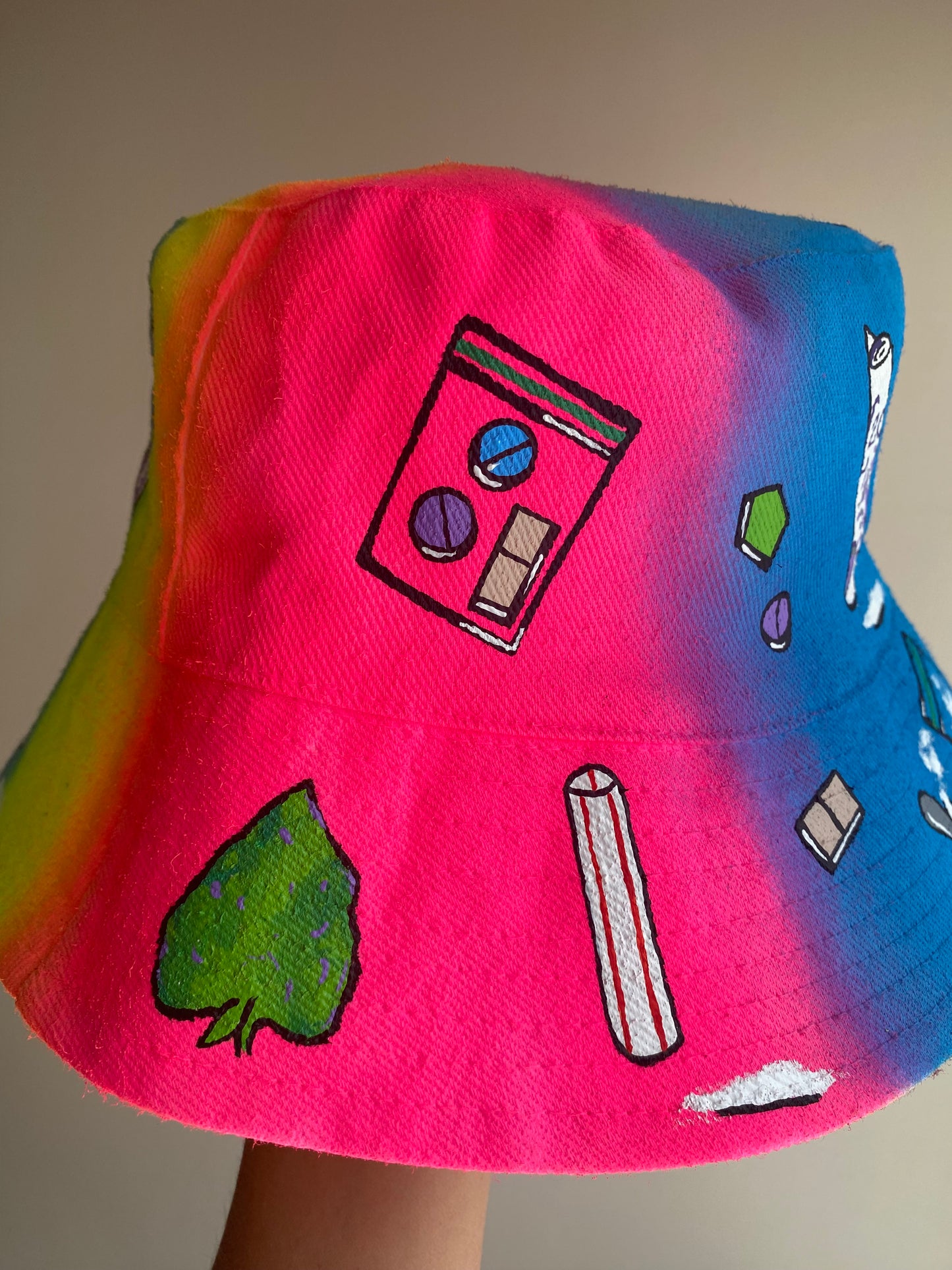 zCWH0RE’ bucket hat